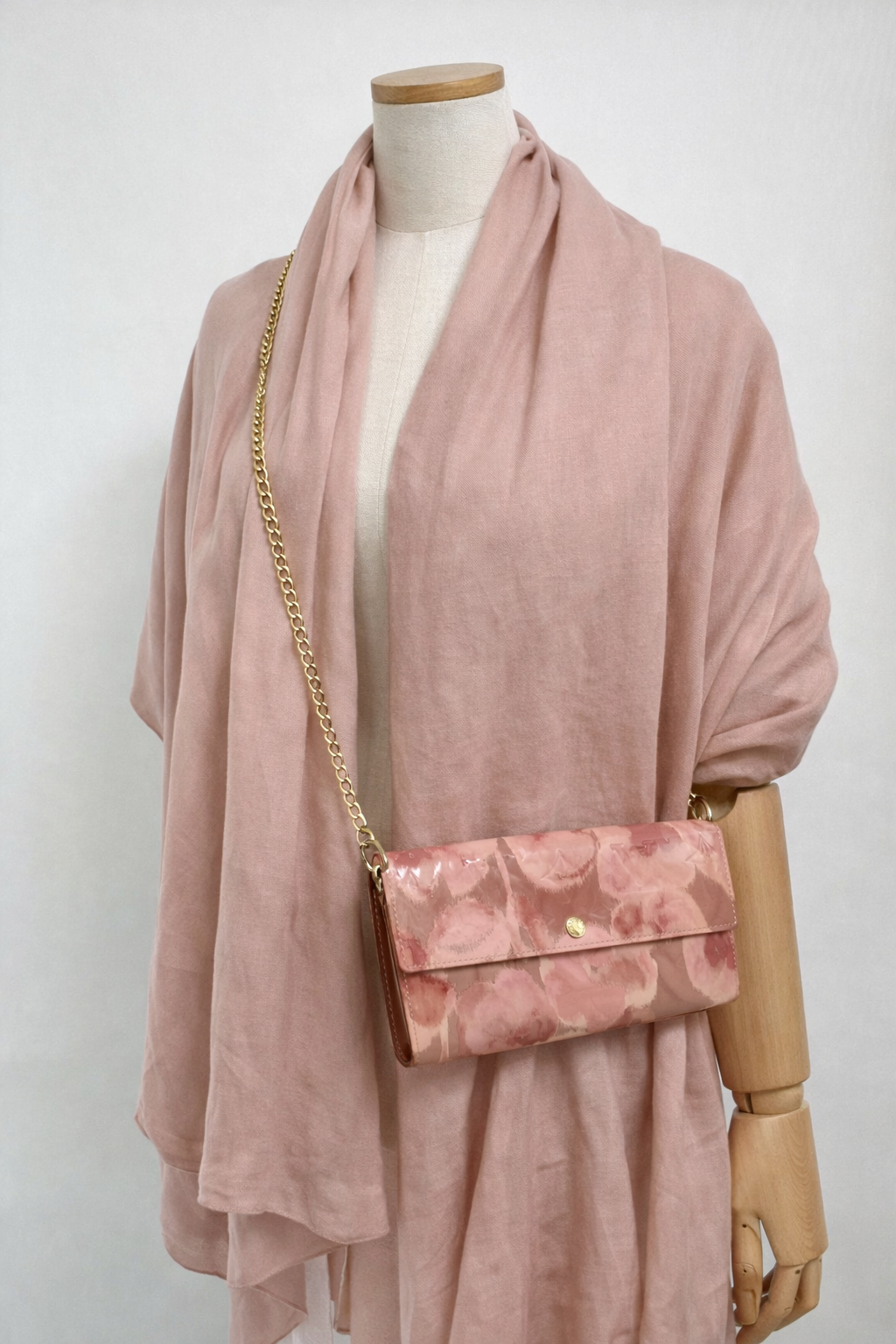 LOUIS VUITTON - Sarah Cuir vernis IKAT + insert et chaine offerte