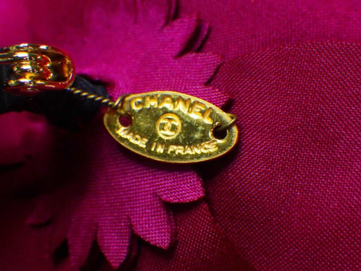 Chanel - Broche Camélia vintage en soie