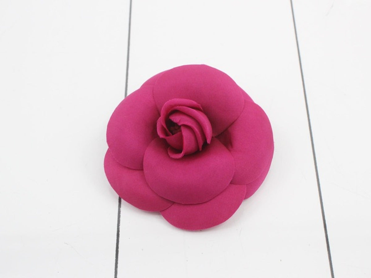 Chanel - Broche Camélia vintage en soie
