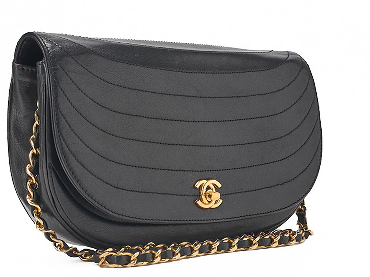 Chanel - Demi lune Timeless Flap vintage