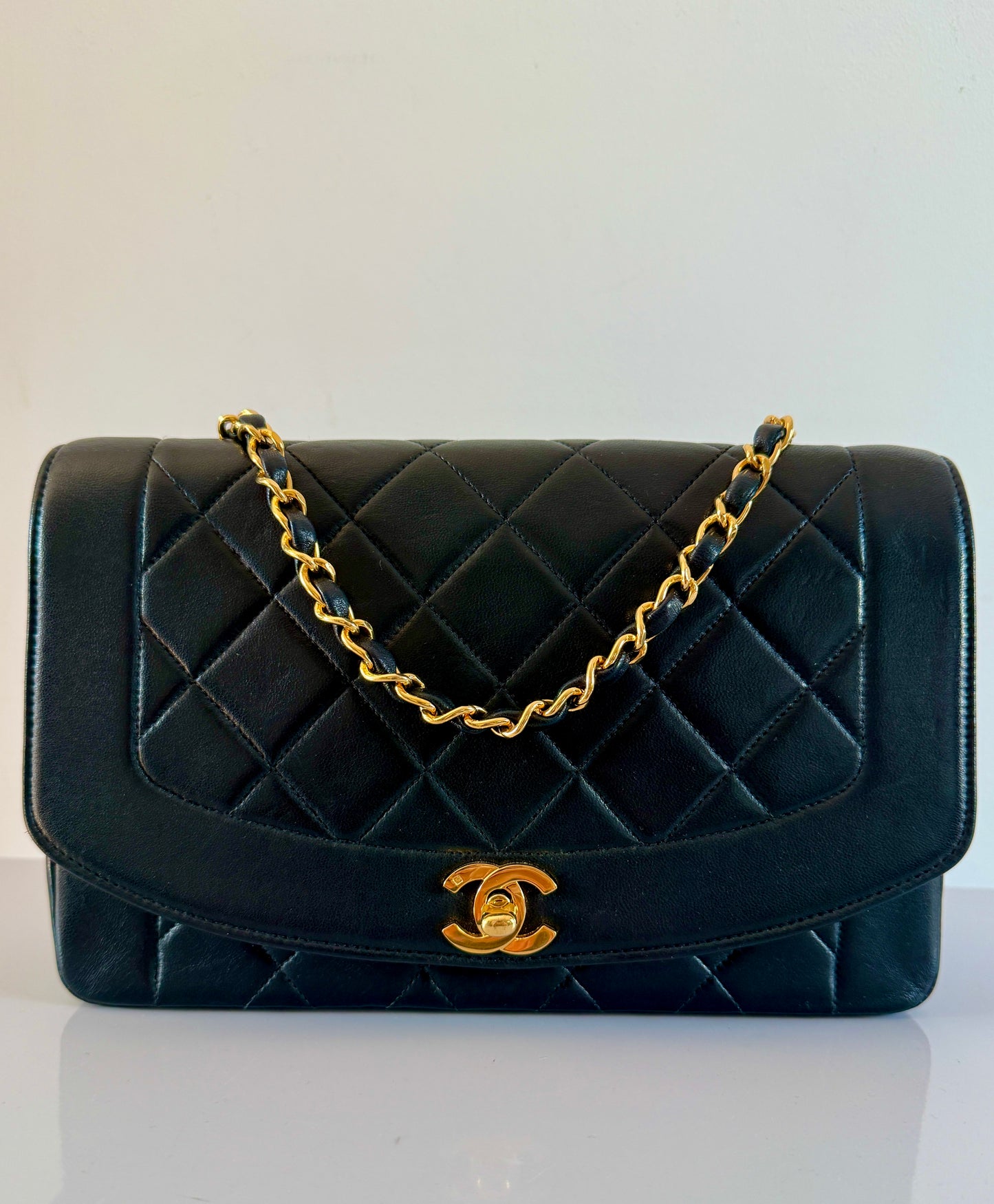 Vintage CHANEL Diana single Flap Bag en cuir d'agneau noir + certificat entrupy