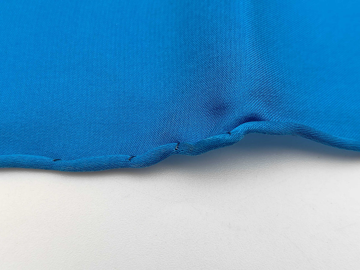 Chanel - Carré de soie Motif Camélia 90 cm