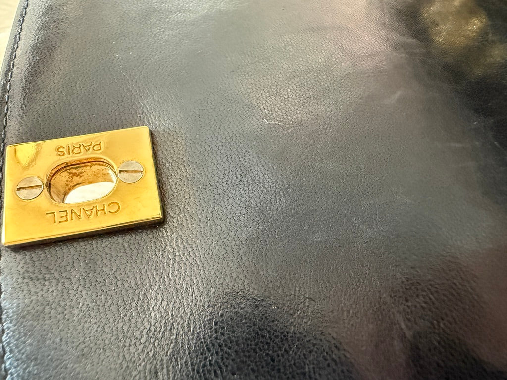 Diana Chanel single Flap Bag en cuir d'agneau noir