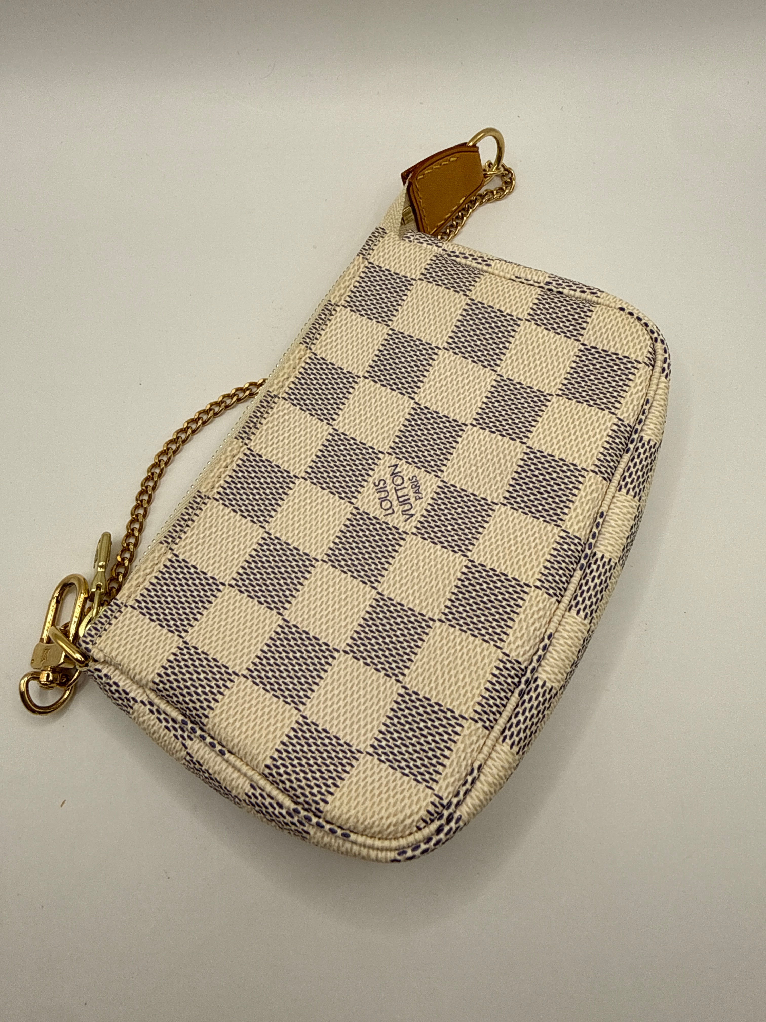 Louis Vuitton - Mini Pochette accessoires Damier Azur