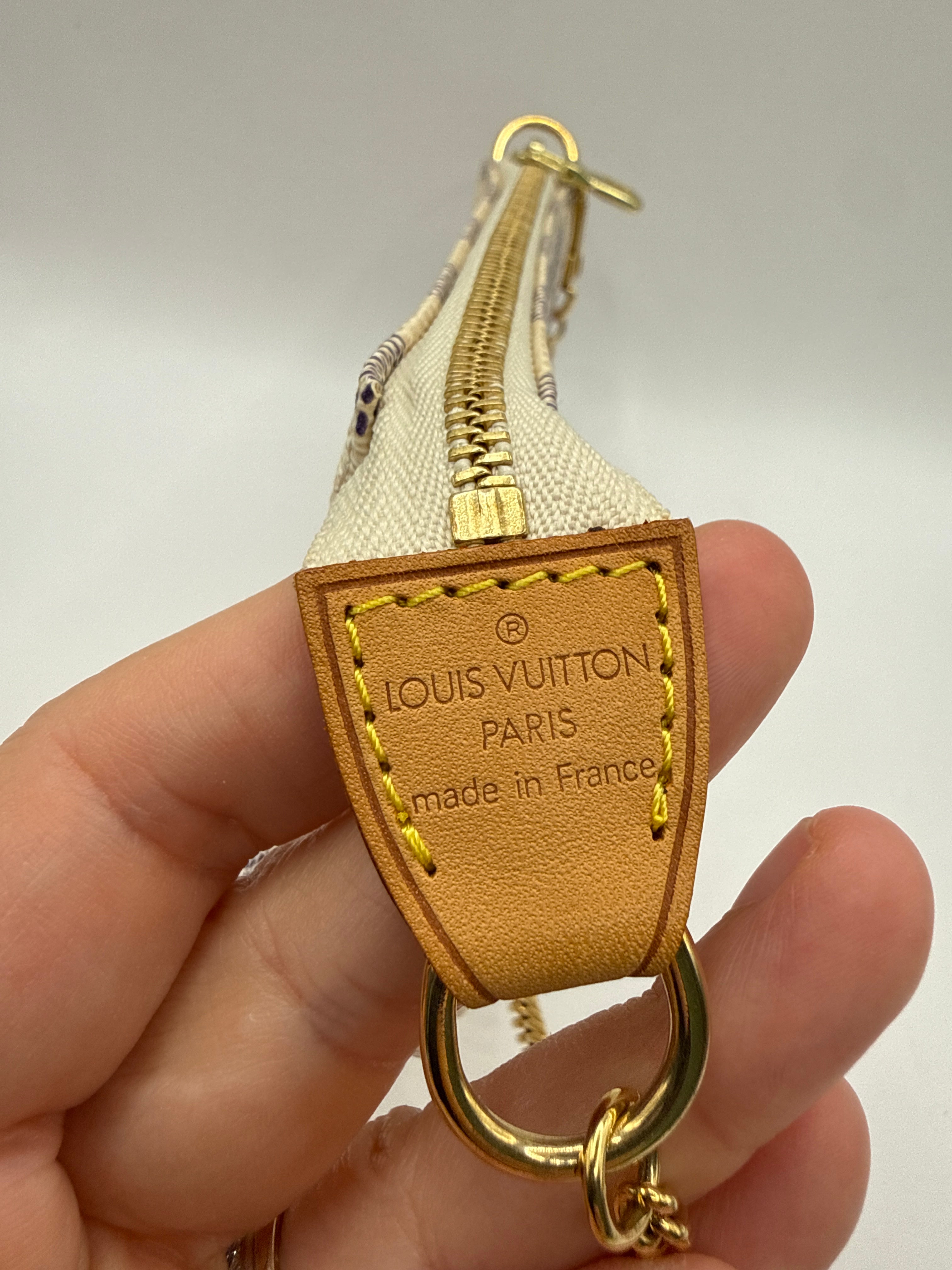 Louis Vuitton - Mini Pochette accessoires Damier Azur