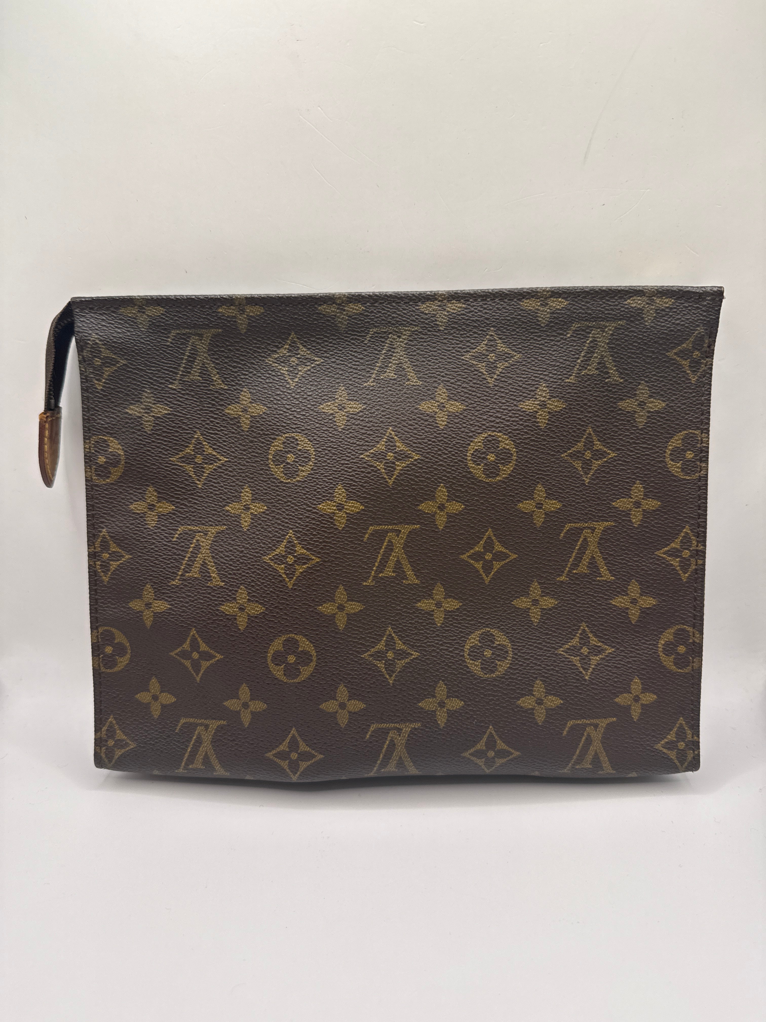 Louis Vuitton - Poche toilette 26 Monogram