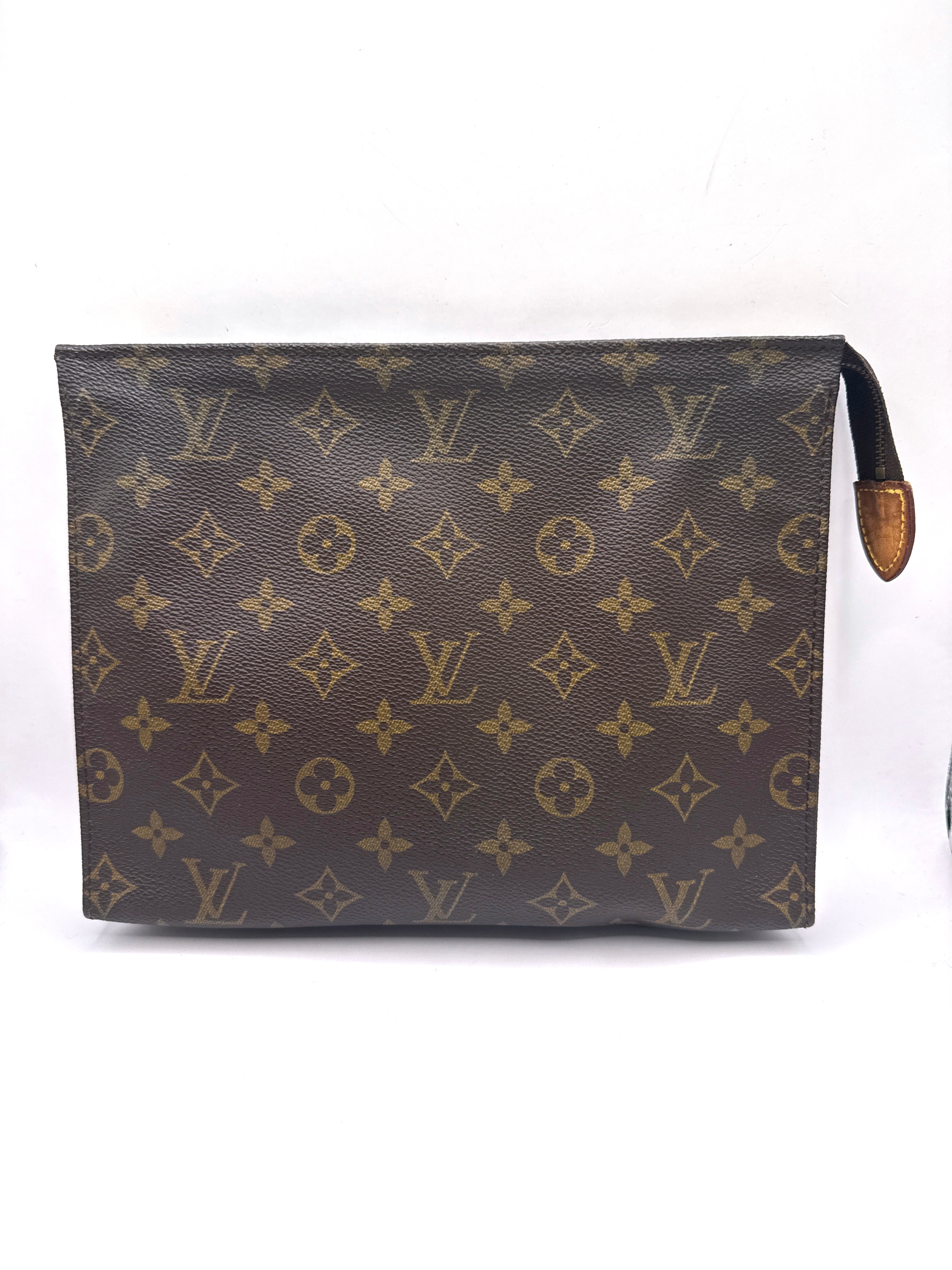 Louis Vuitton - Poche toilette 26 Monogram