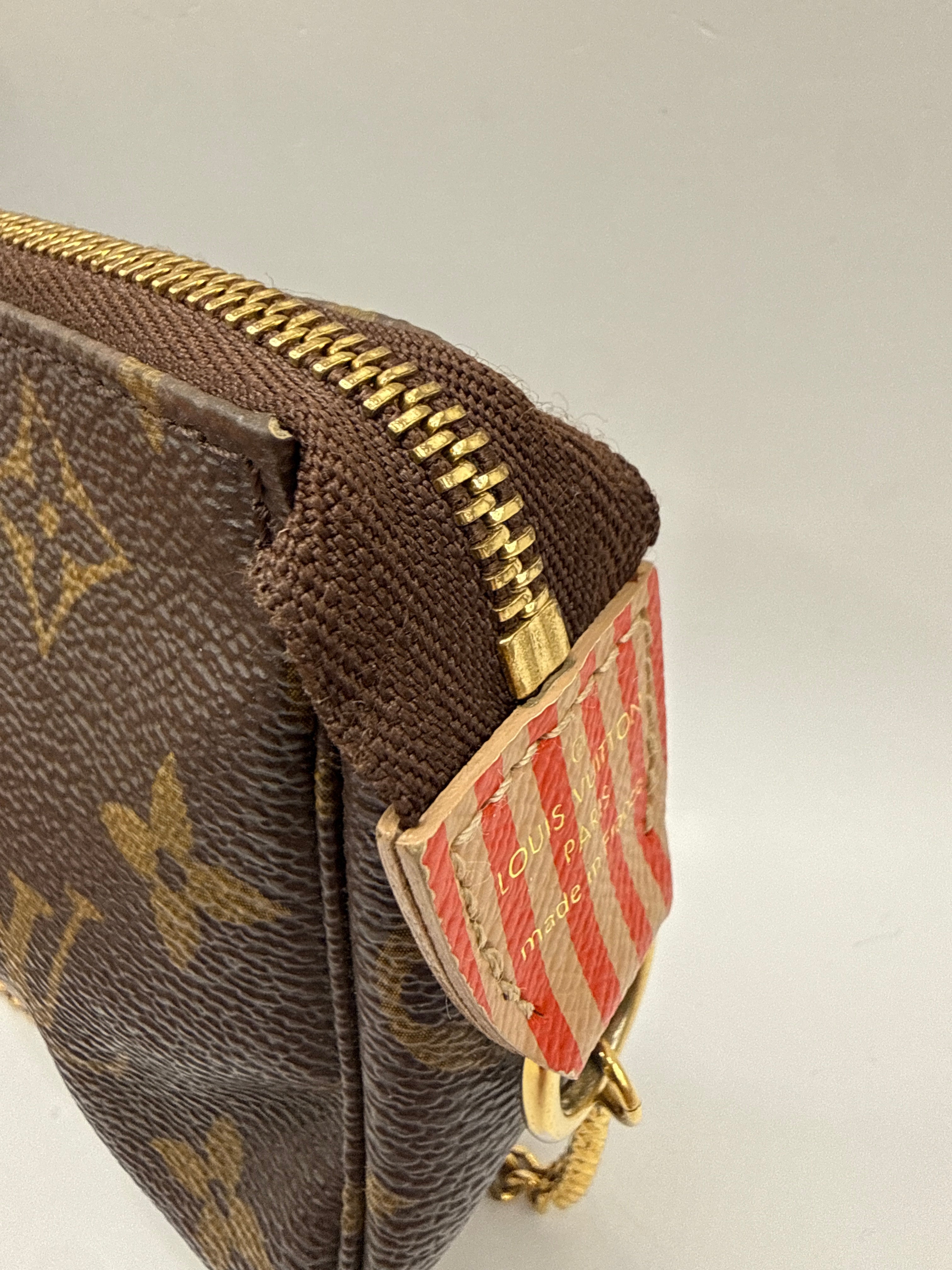 Louis Vuitton - Mini Pochette accessoires Trunk