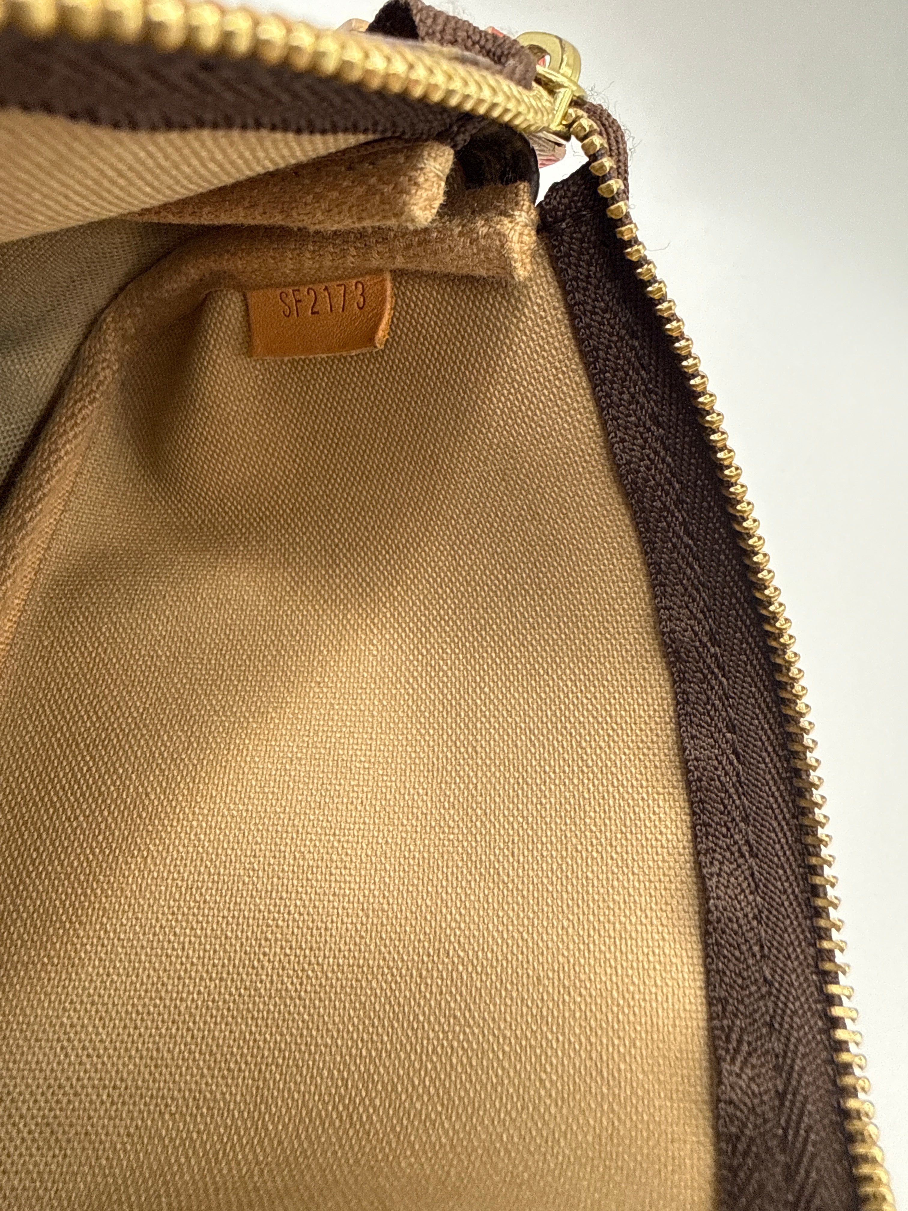 Louis Vuitton - Mini Pochette accessoires Trunk