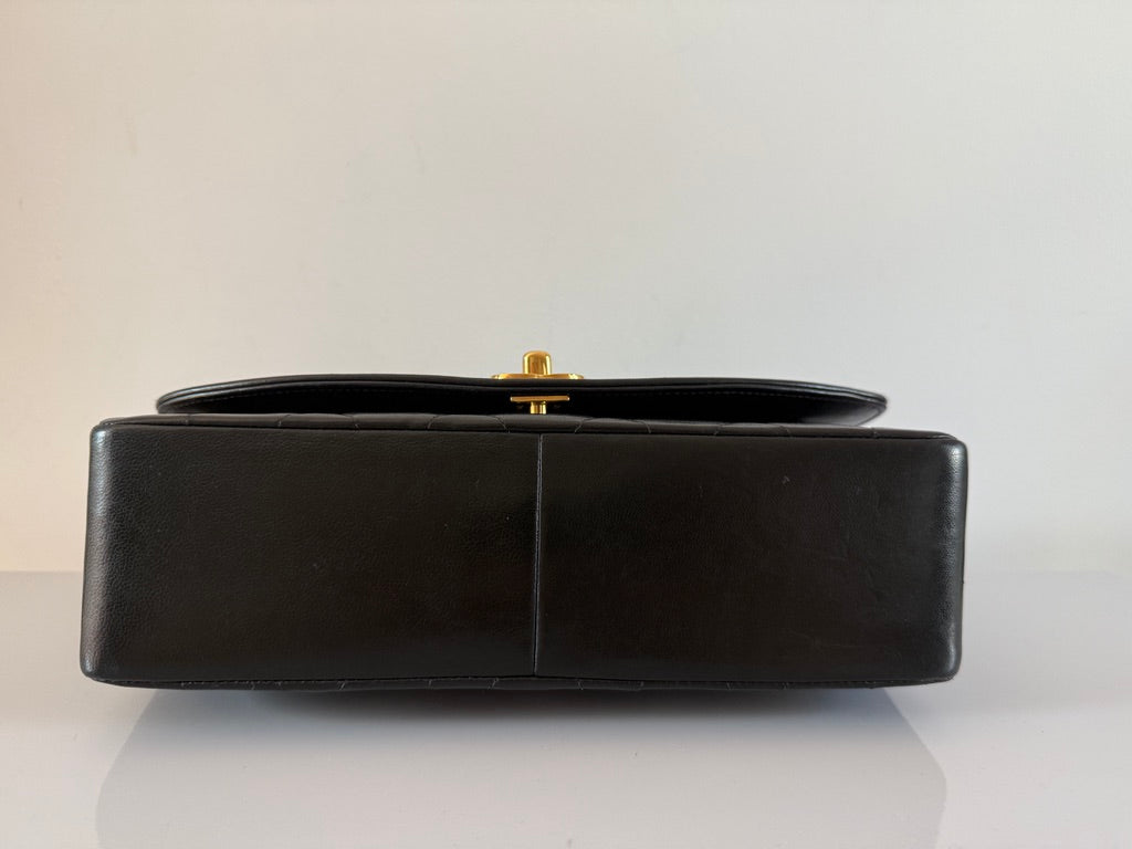Vintage CHANEL Diana single Flap Bag en cuir d'agneau noir + certificat entrupy