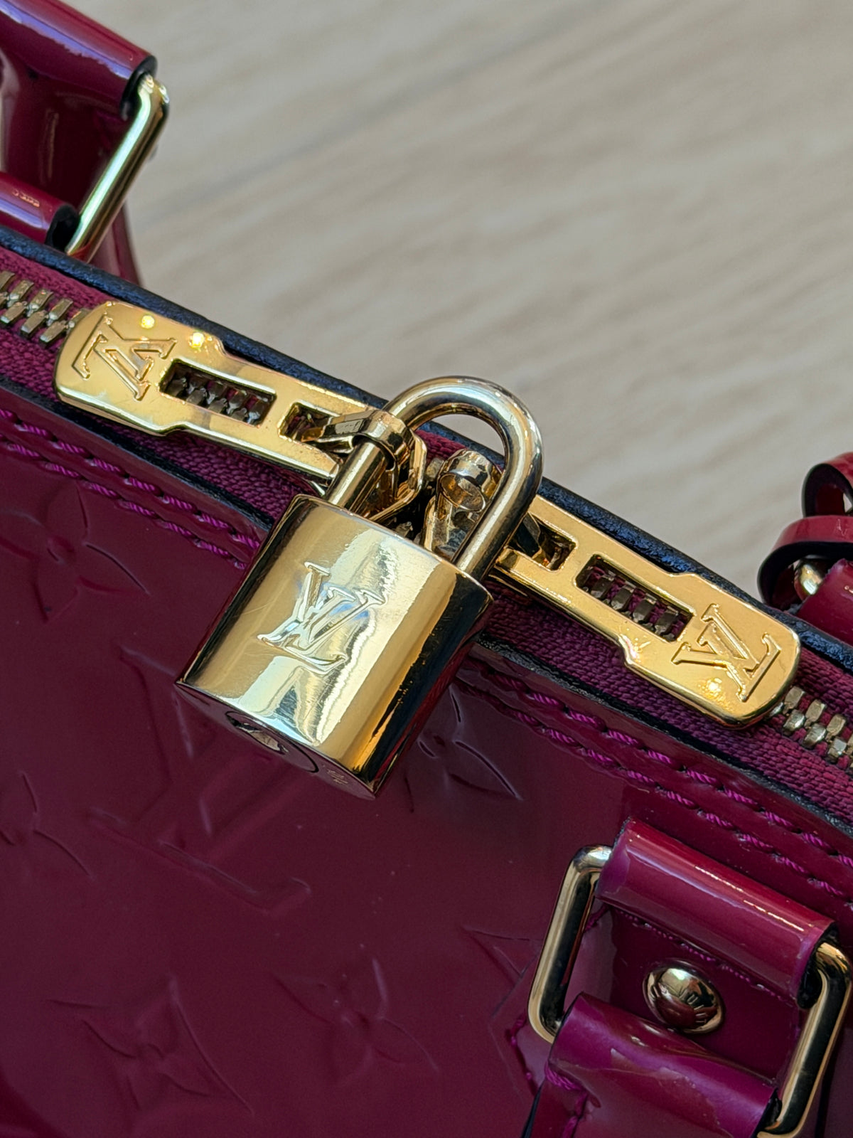 Louis Vuitton - Alma BB - Vernis Fuchsia