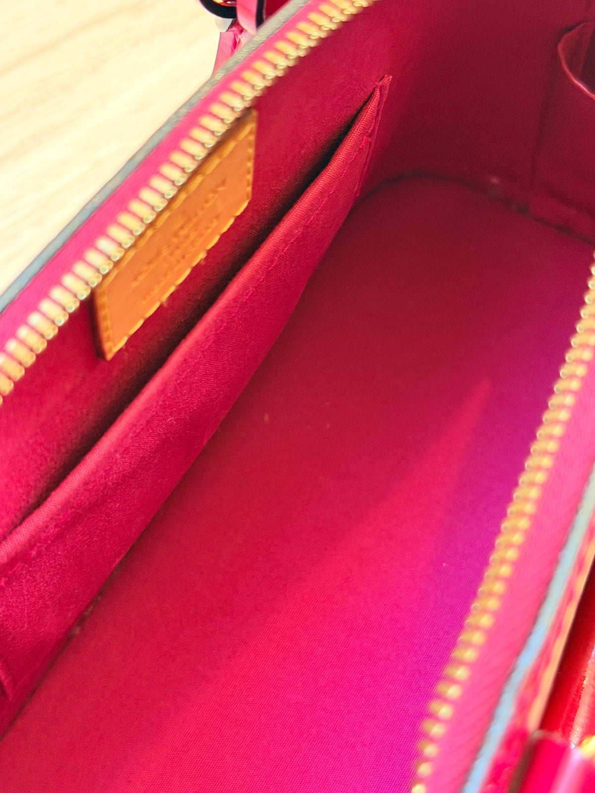 Louis Vuitton - Alma BB - Vernis Fuchsia