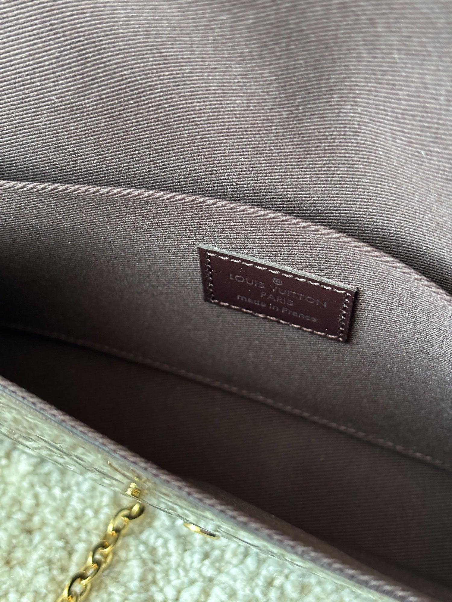 Louis Vuitton - Felicie en cuir vernis Amarante