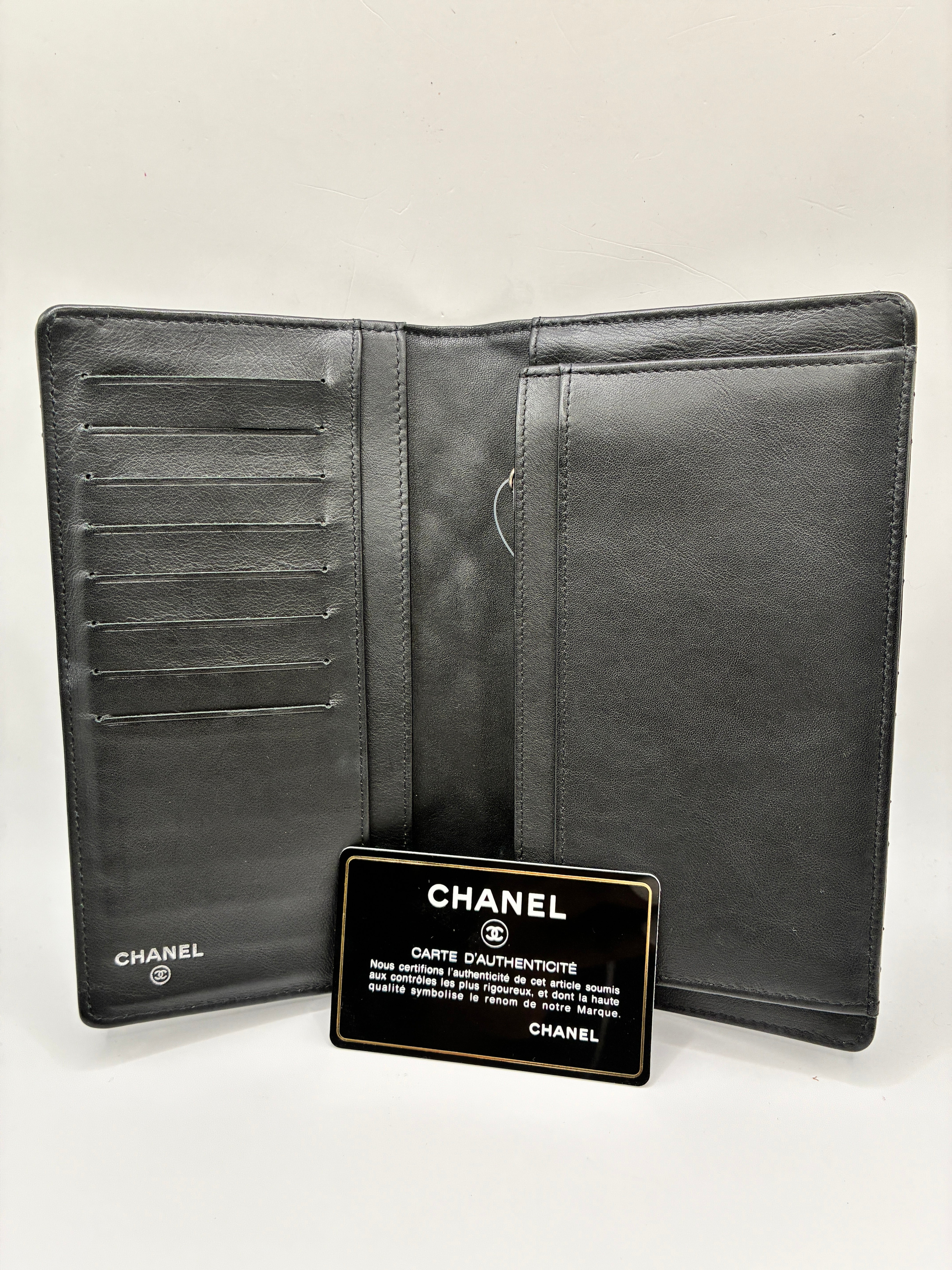 Chanel - Portefeuille Bifold en Cuir Vernis
