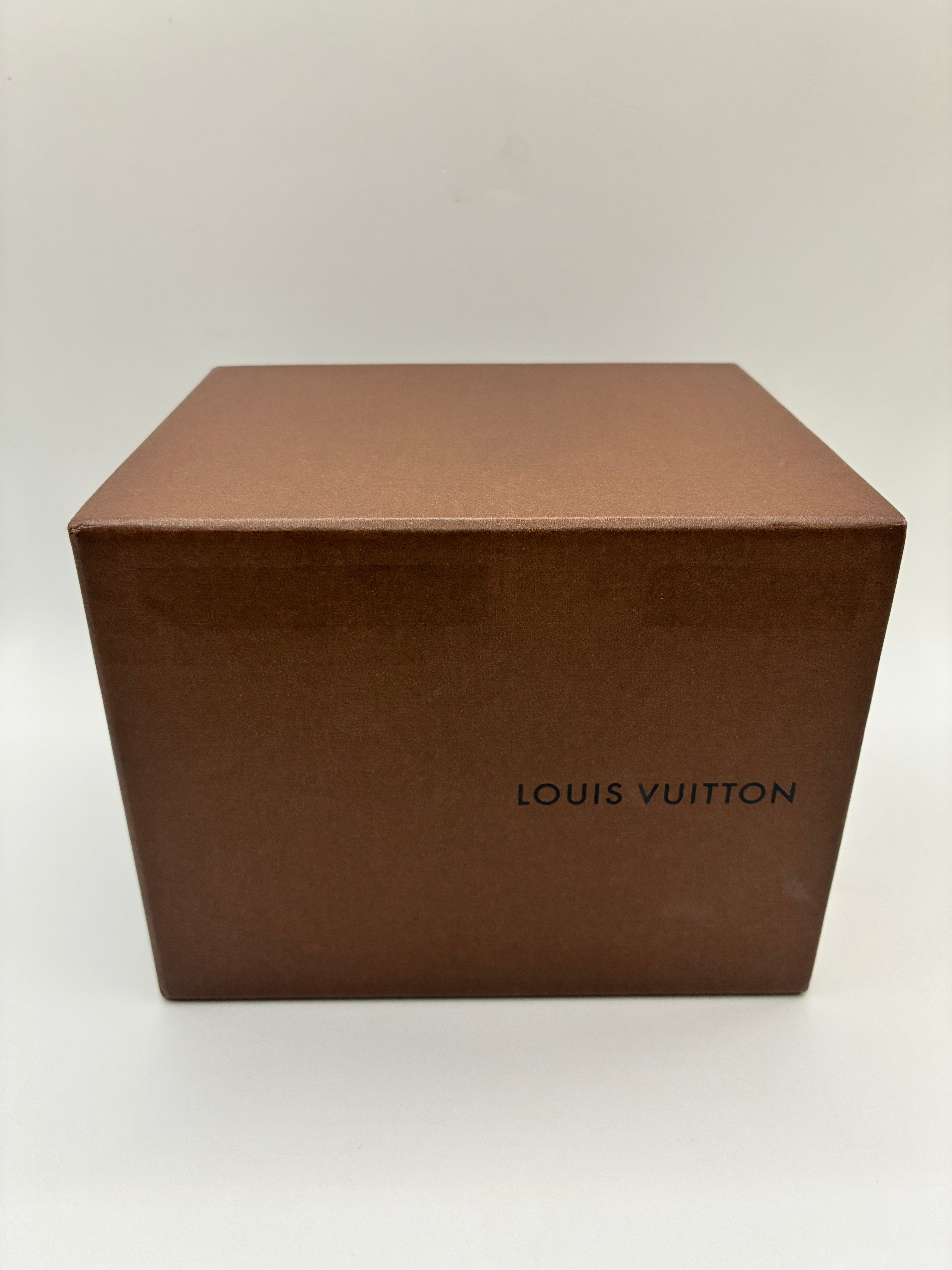 Louis Vuitton - Cadeau VIP globe Alma boule à neige