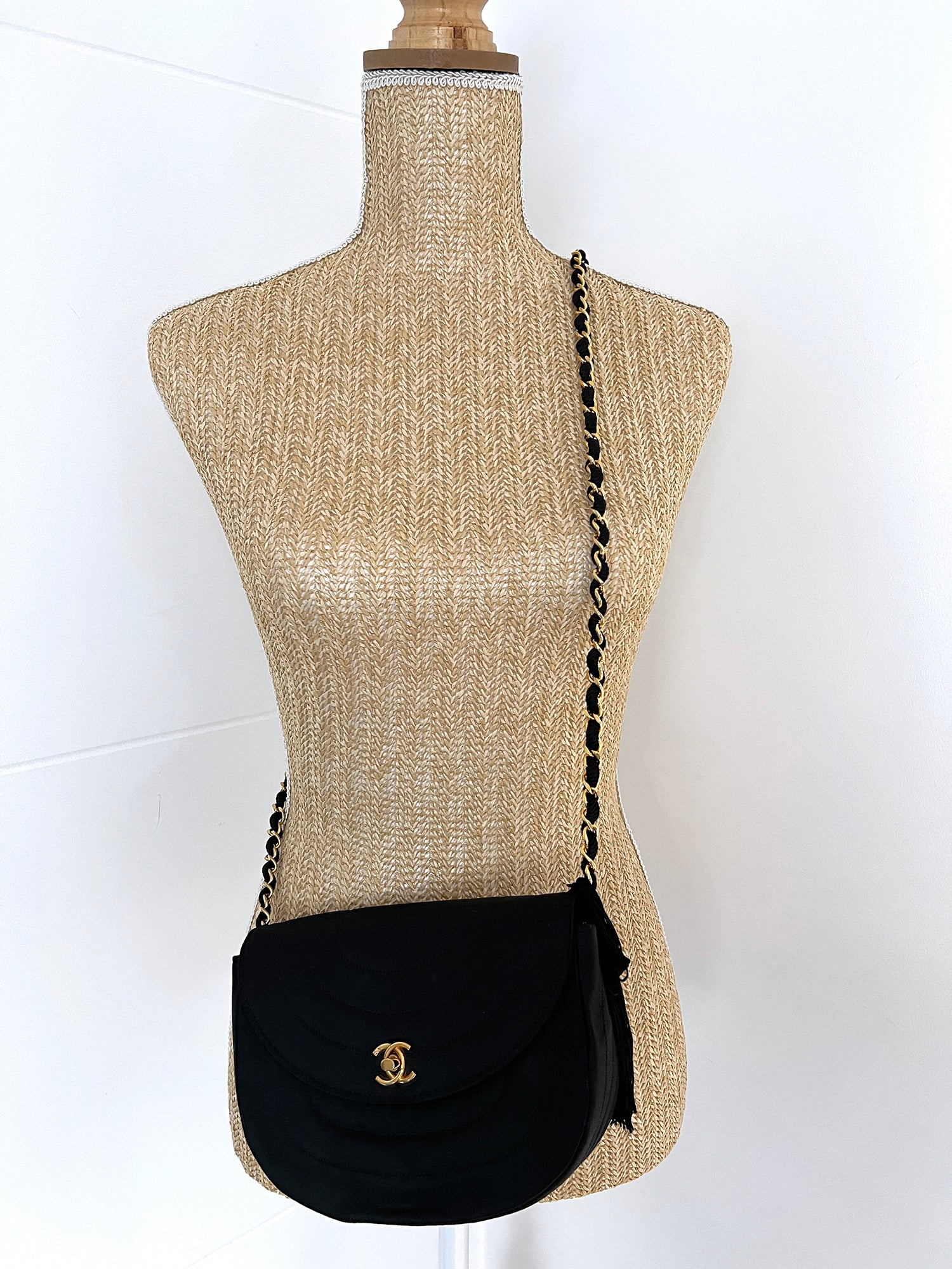 Sac Chanel vintage en satin / silk vintage flag bag + certificat entrupy