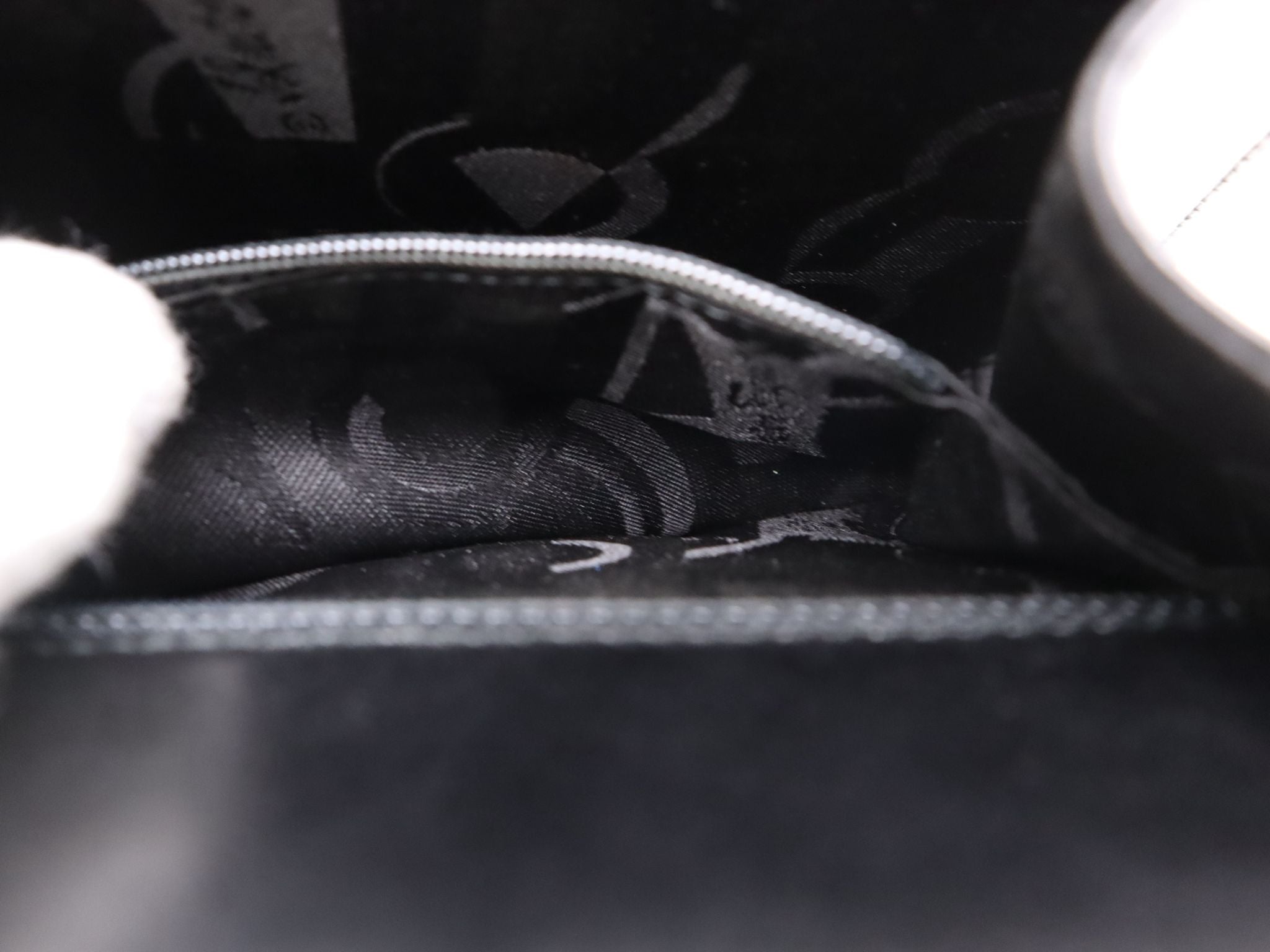 Salvatore Ferragamo - Sac Vintage Gancini noir