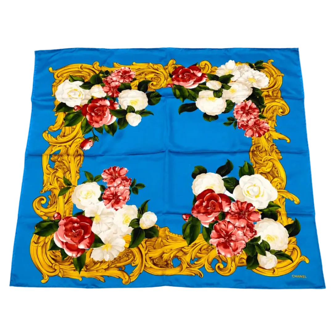 Chanel - Carré de soie Motif Camélia 90 cm