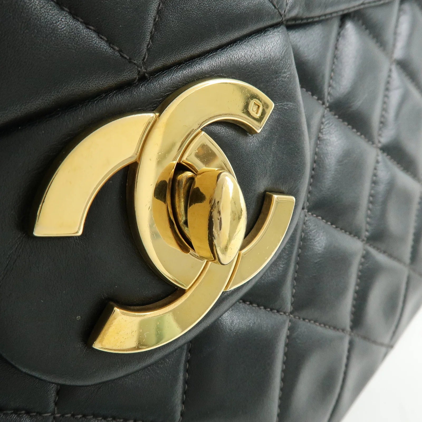 Chanel - Timeless Maxi Jumbo