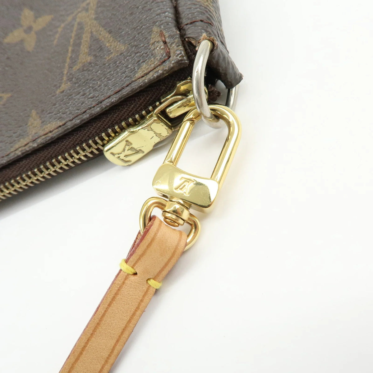 Louis Vuitton - Pochette accessoires monogram