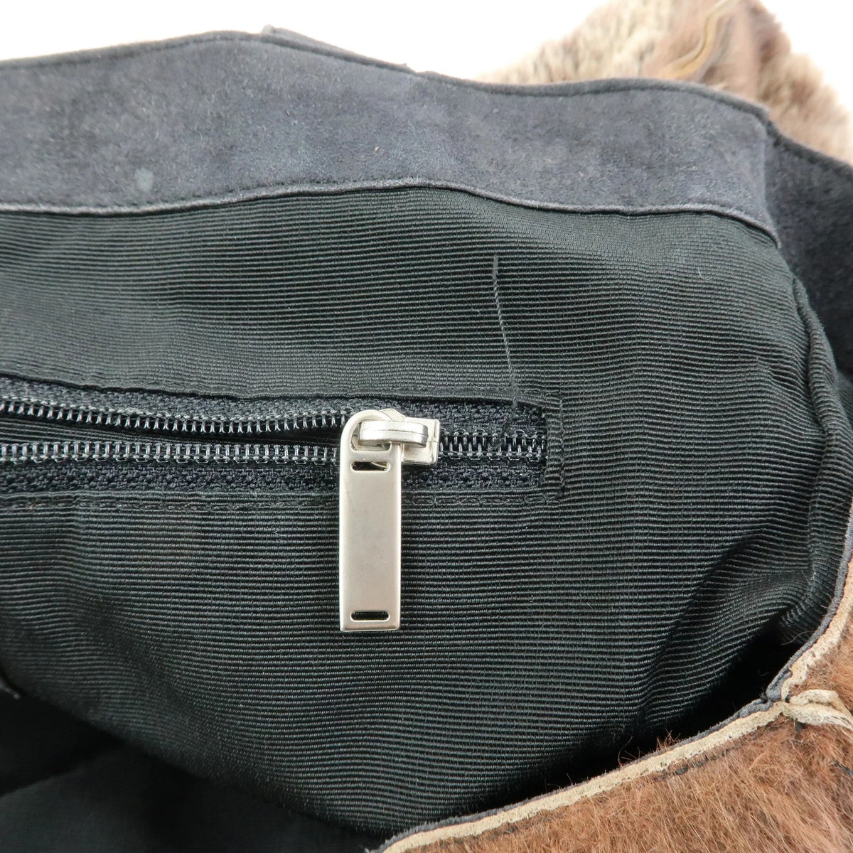 Chanel - Sac Shopper en fourrure de Lapin vintage