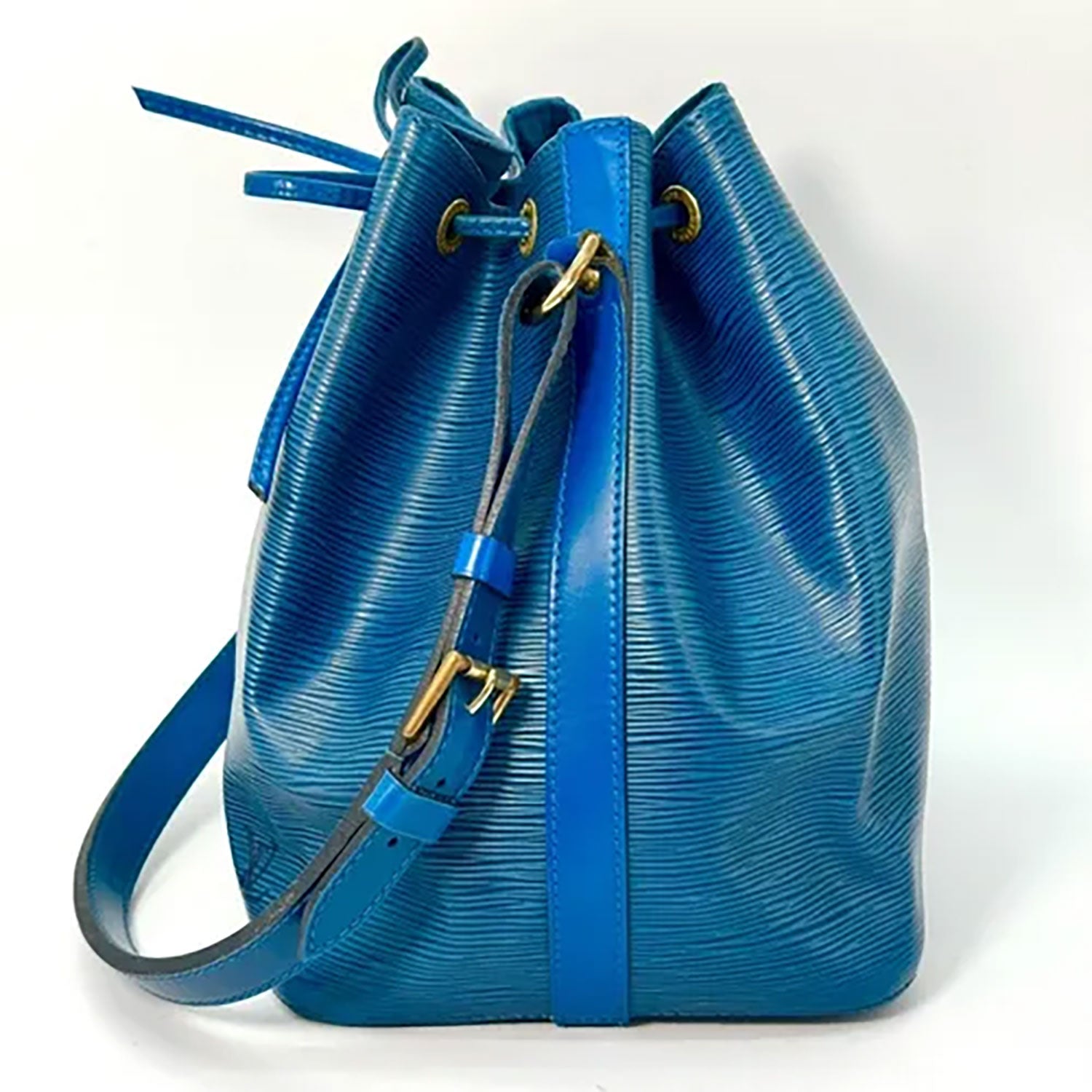 LOUIS VUITTON | Petit Noé en cuir Épi bleu vintage / Petit Noé blue Epi leather vintage