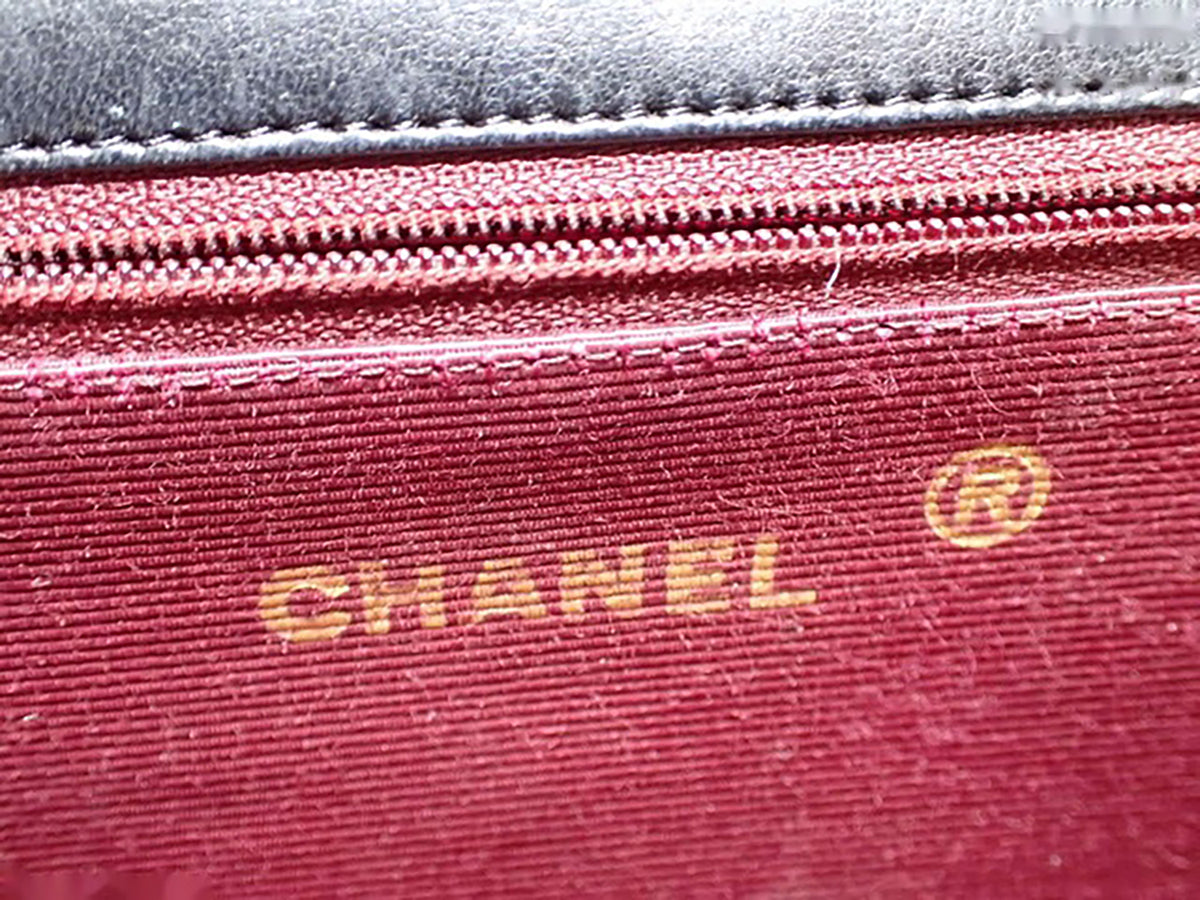 Chanel - Demi lune Timeless Flap vintage