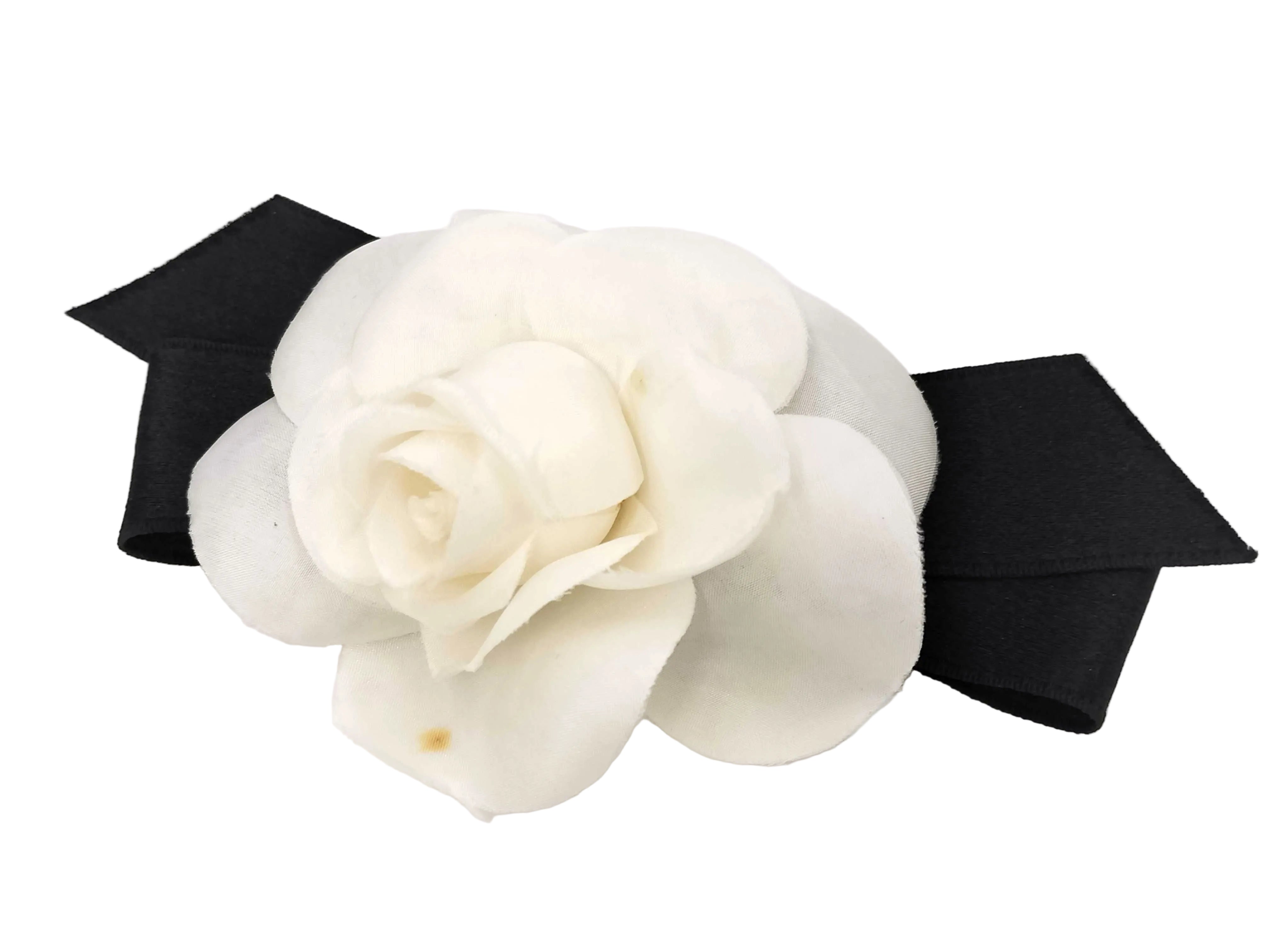 CHANEL - Broche Camélia Satin vintage