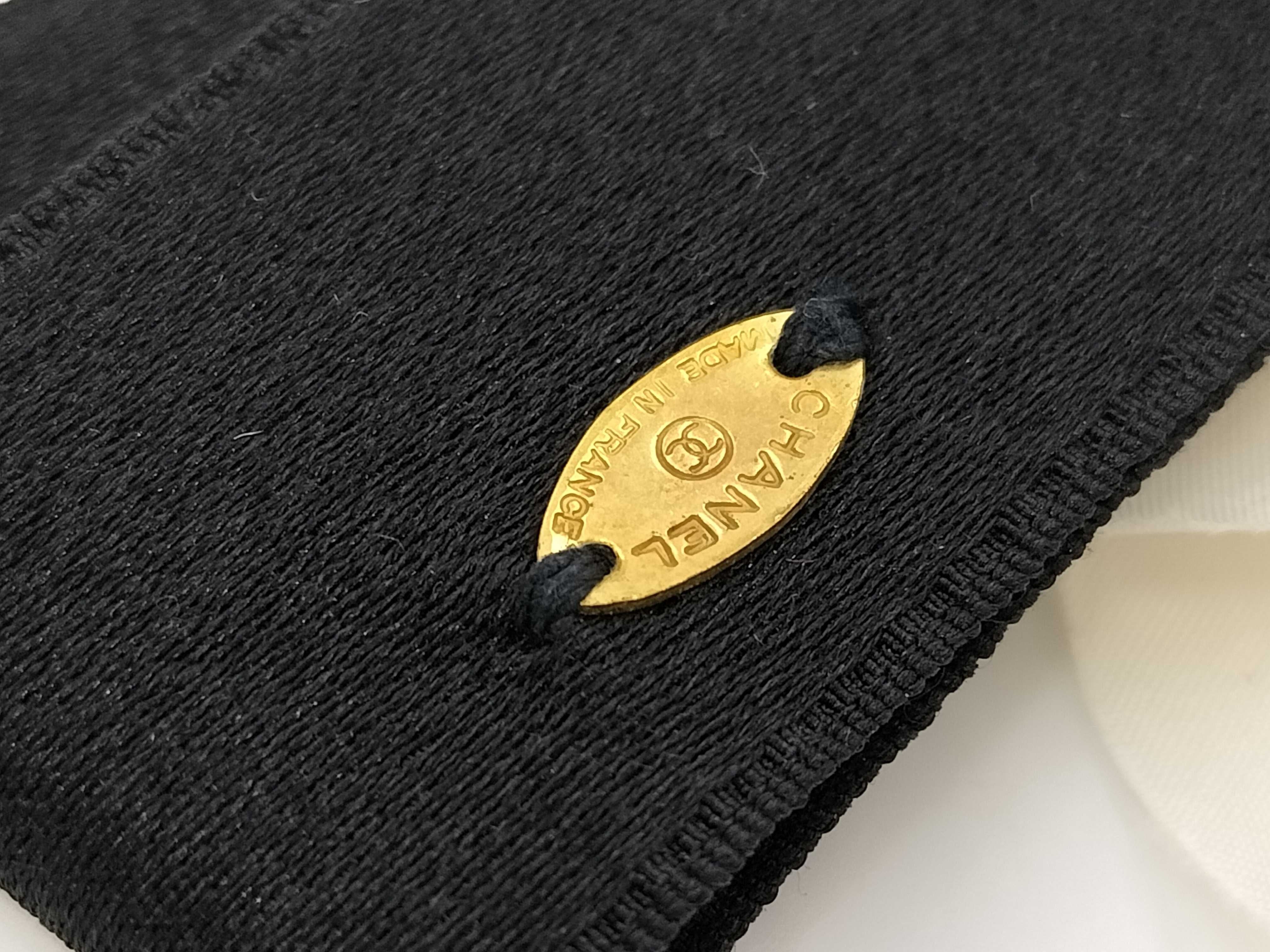 CHANEL - Broche Camélia Satin vintage