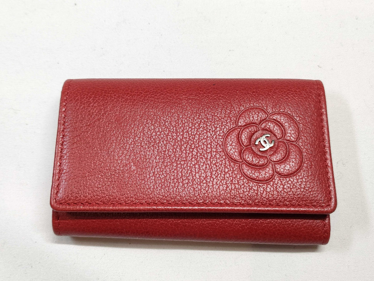 Chanel – Étui à clés Camélia