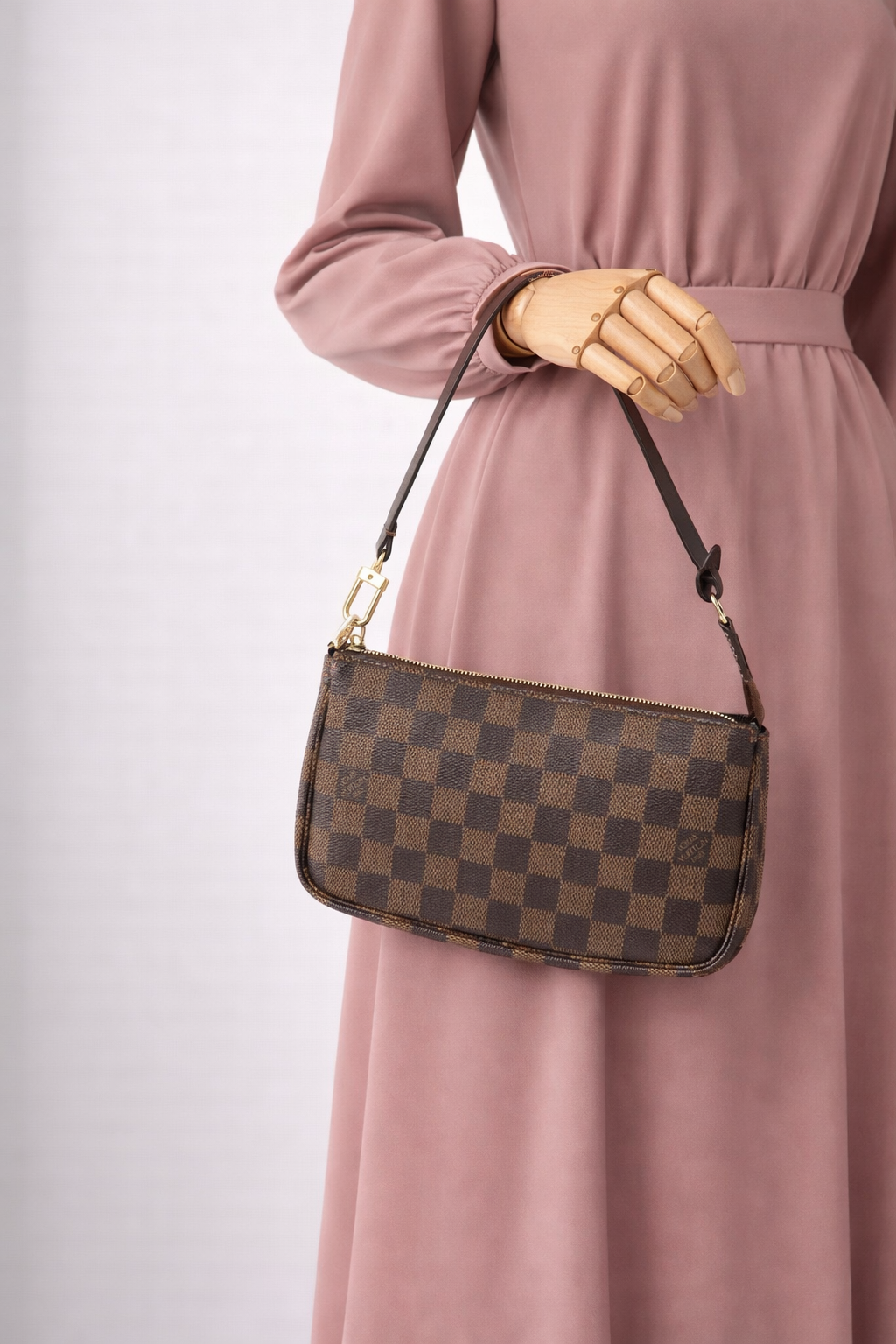 Louis Vuitton - Pochette accessoires - Damier Ebène + Entrupy