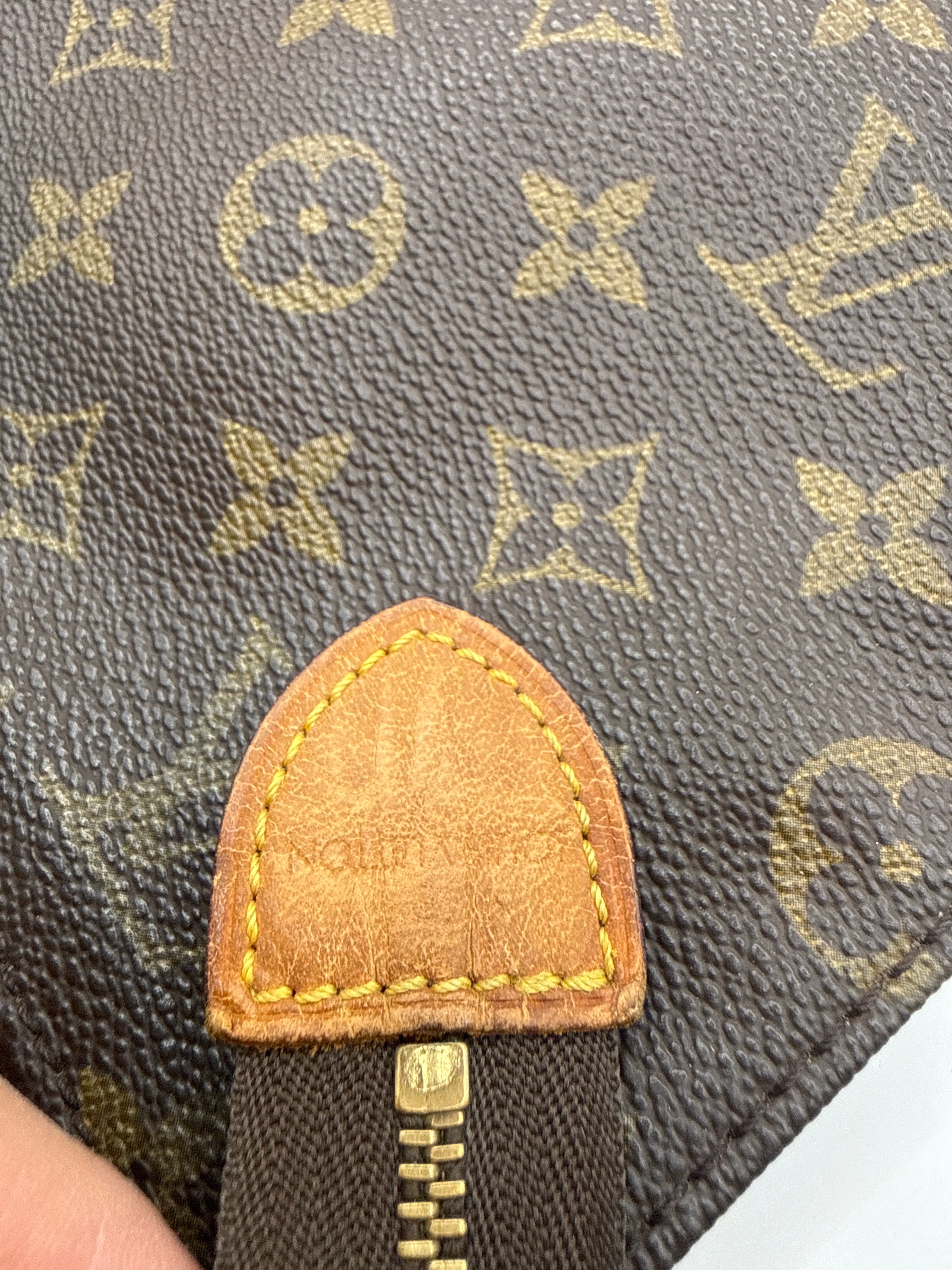 Louis Vuitton - Poche toilette 26 Monogram