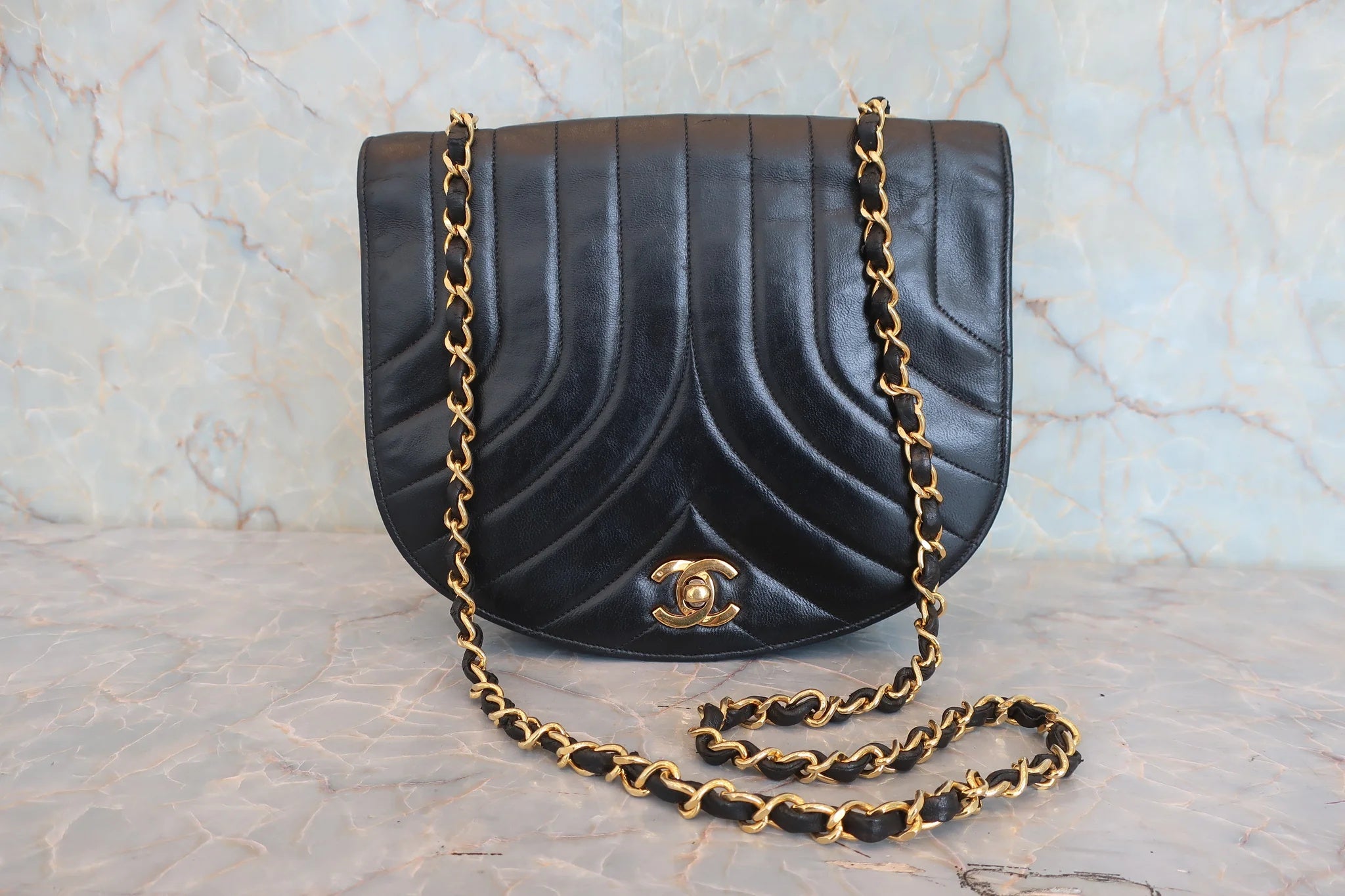 Chanel - Mini round Flap vintage