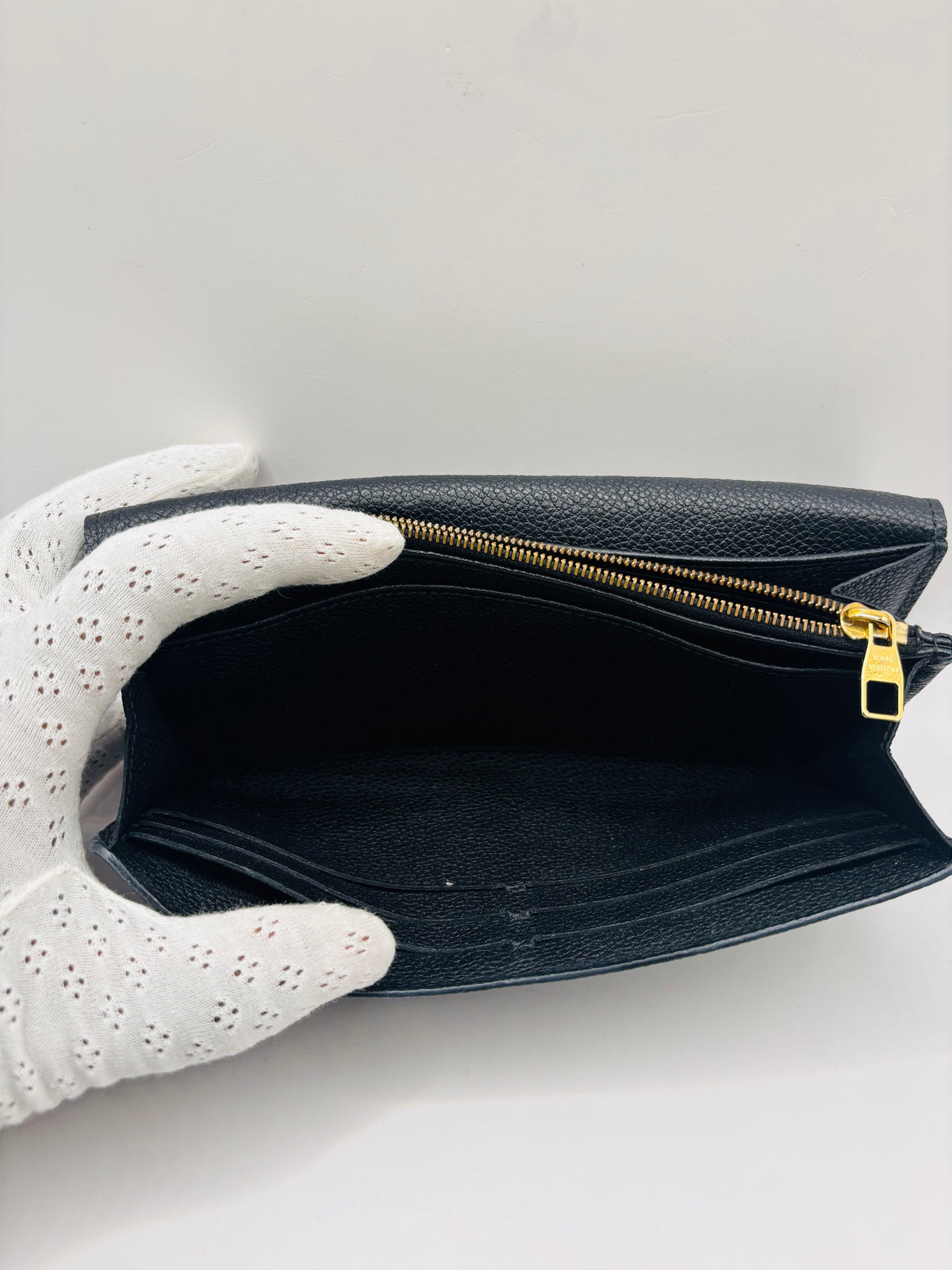Louis Vuitton - Portefeuille Sarah en cuir empreinte Marine