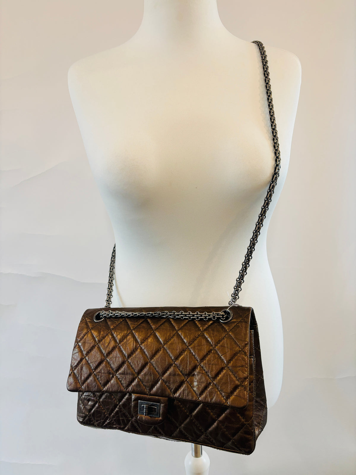 Chanel - 2.55 Reissue Bronze Large
