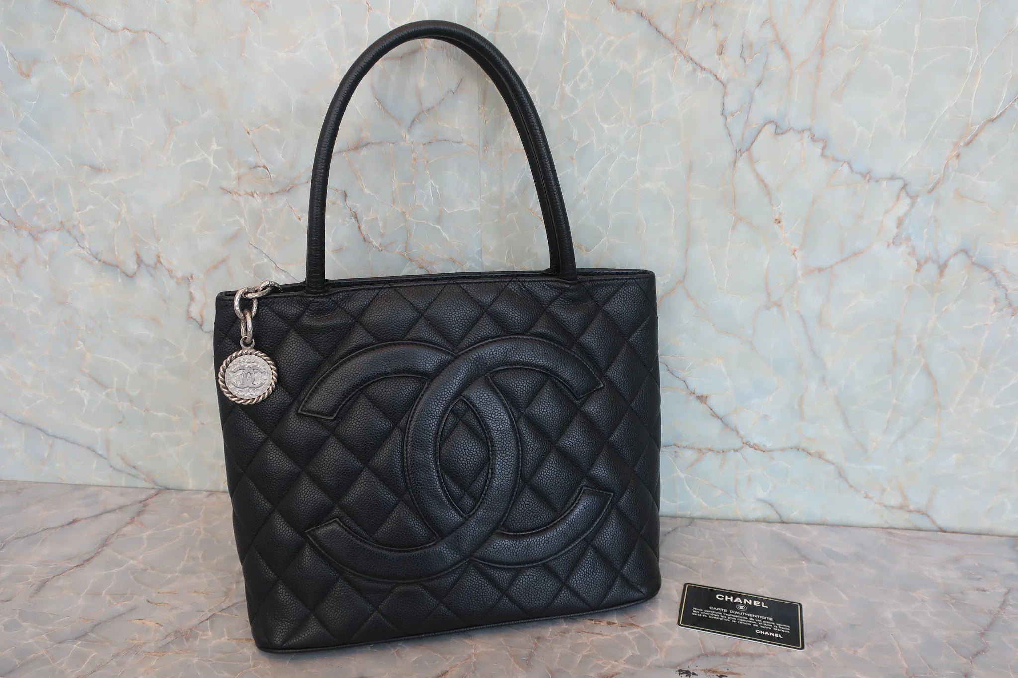 Chanel - Caviar Médaillon tote