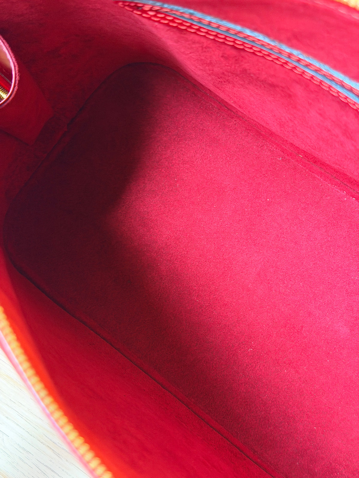 Louis Vuitton - Alma PM Epi rouge
