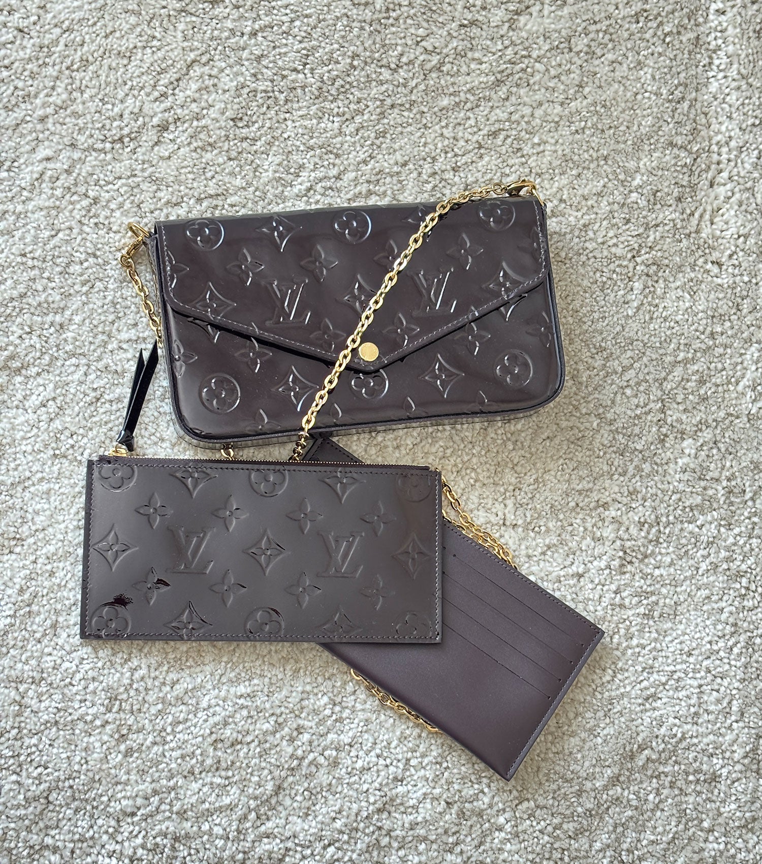 Louis Vuitton - Felicie en cuir vernis Amarante