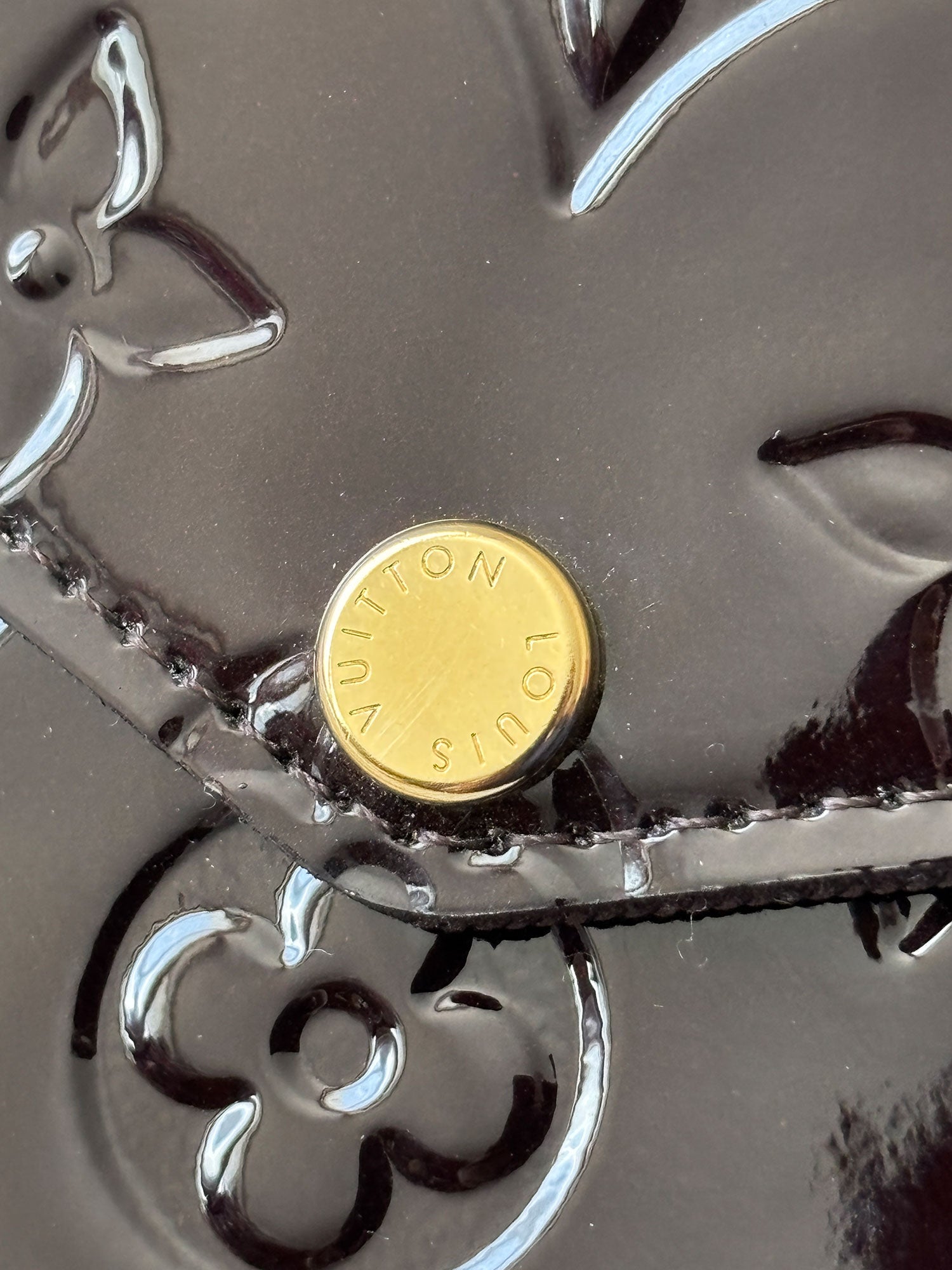 Louis Vuitton - Felicie en cuir vernis Amarante