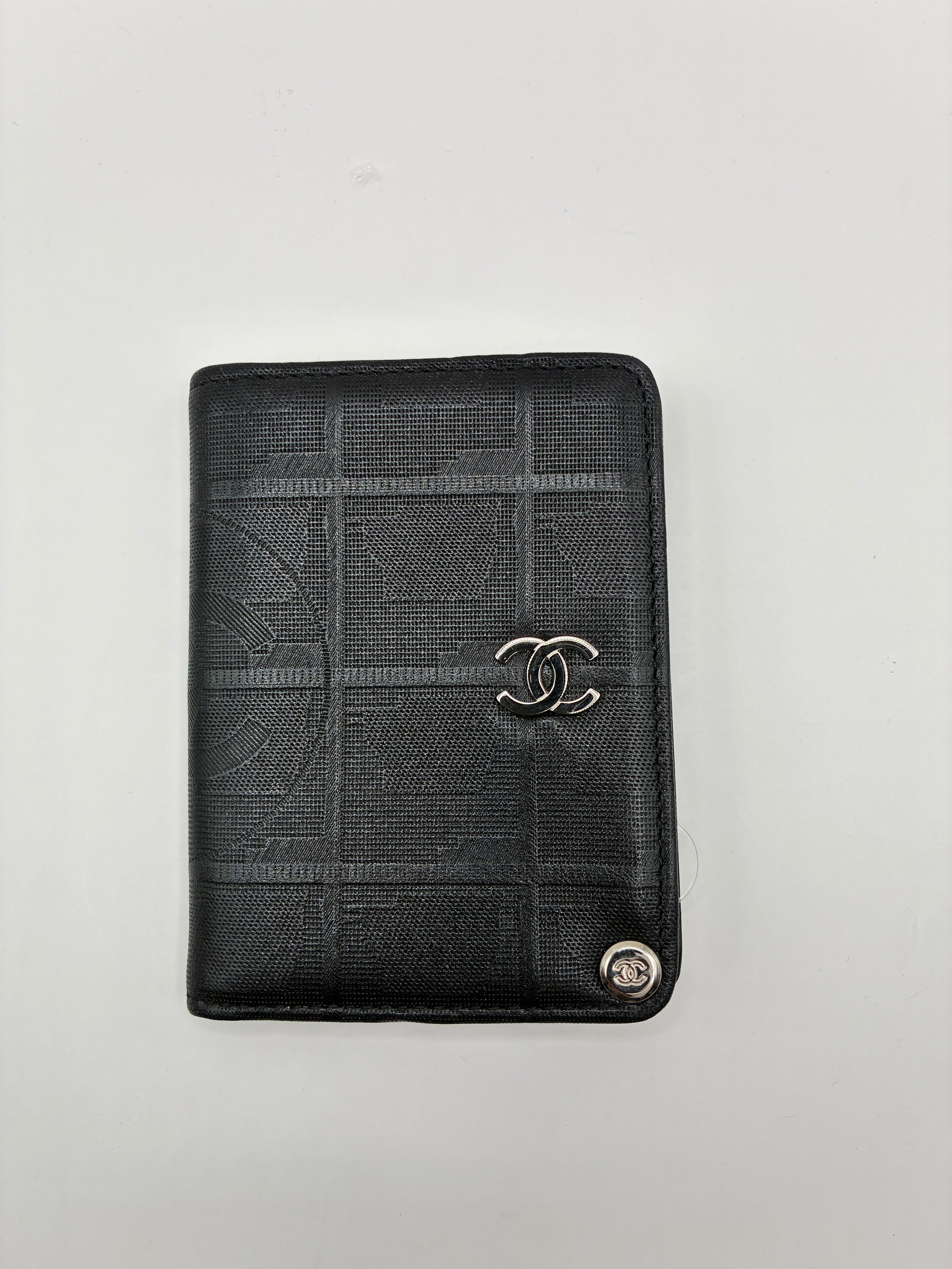 CHANEL - Porte carte ID transparent travel line