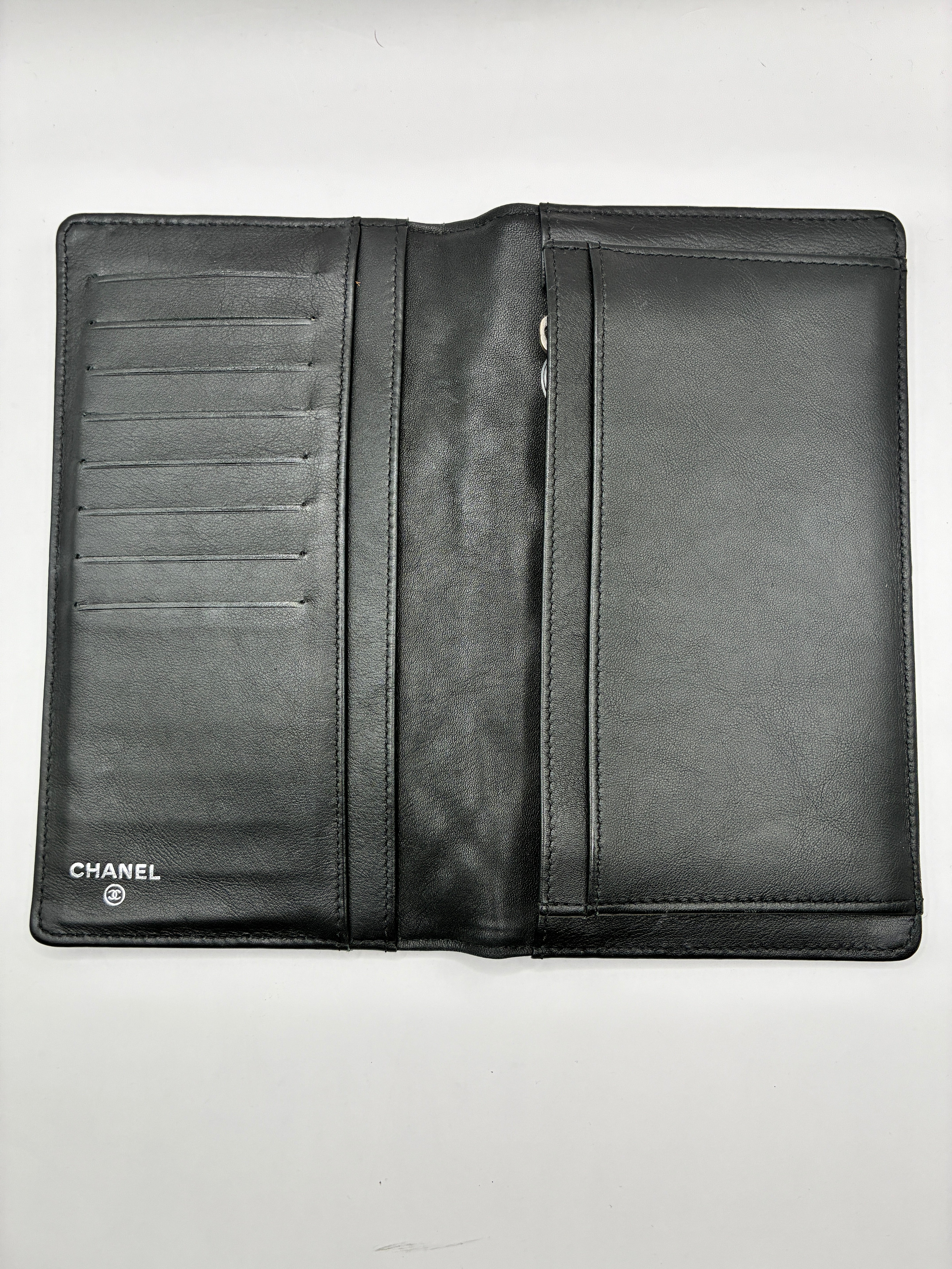 Chanel - Portefeuille Bifold en Cuir Vernis