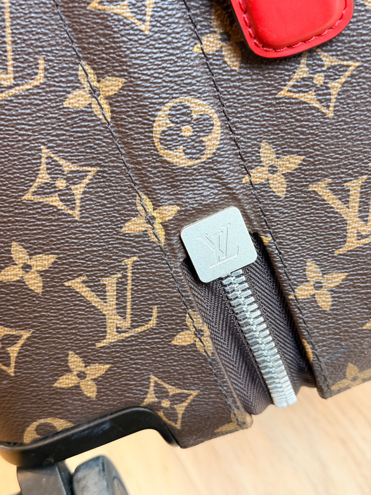 Louis Vuitton - Horizon 55 Monogram Rouge coquelicot
