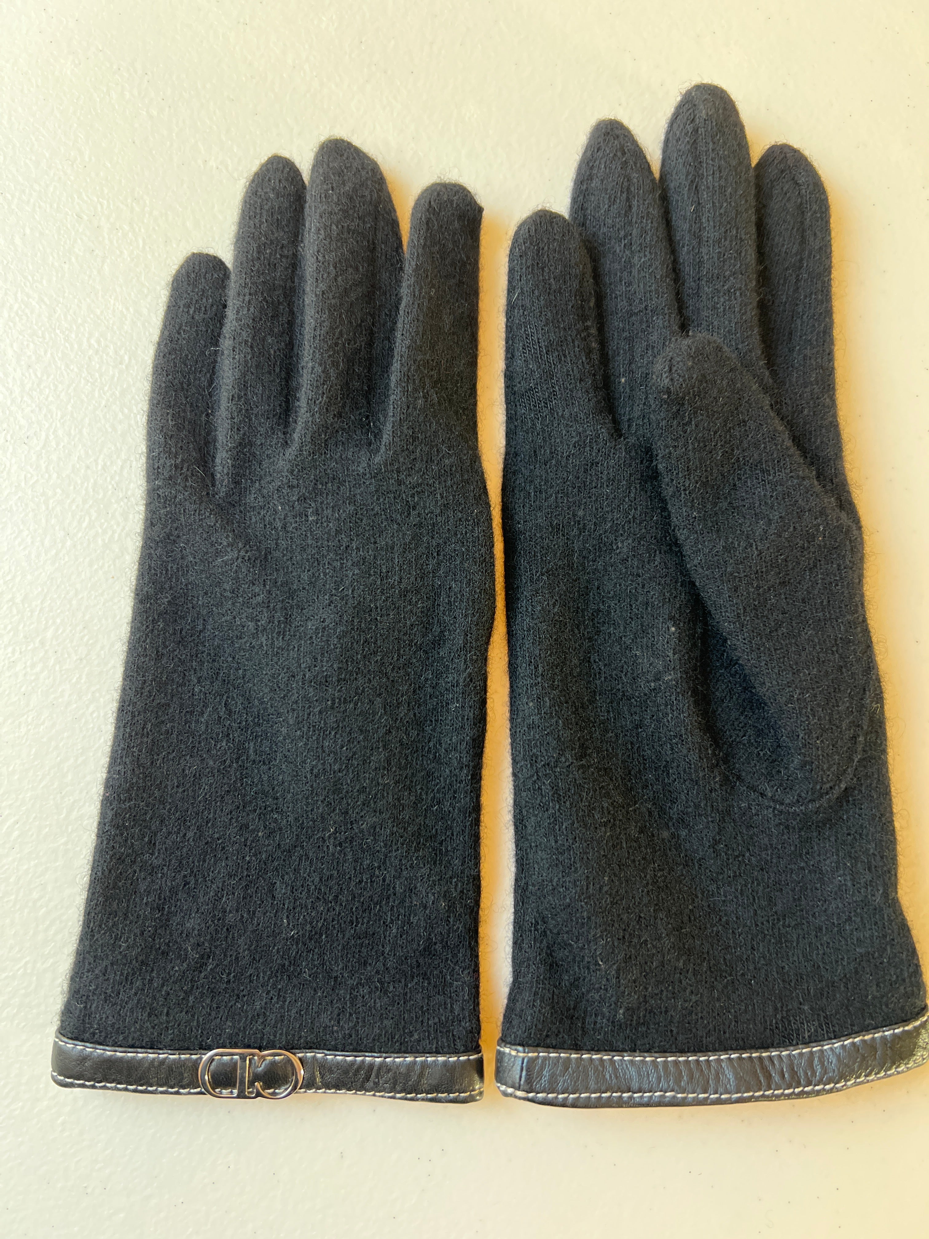 DIOR - Paire de gants en cachemire