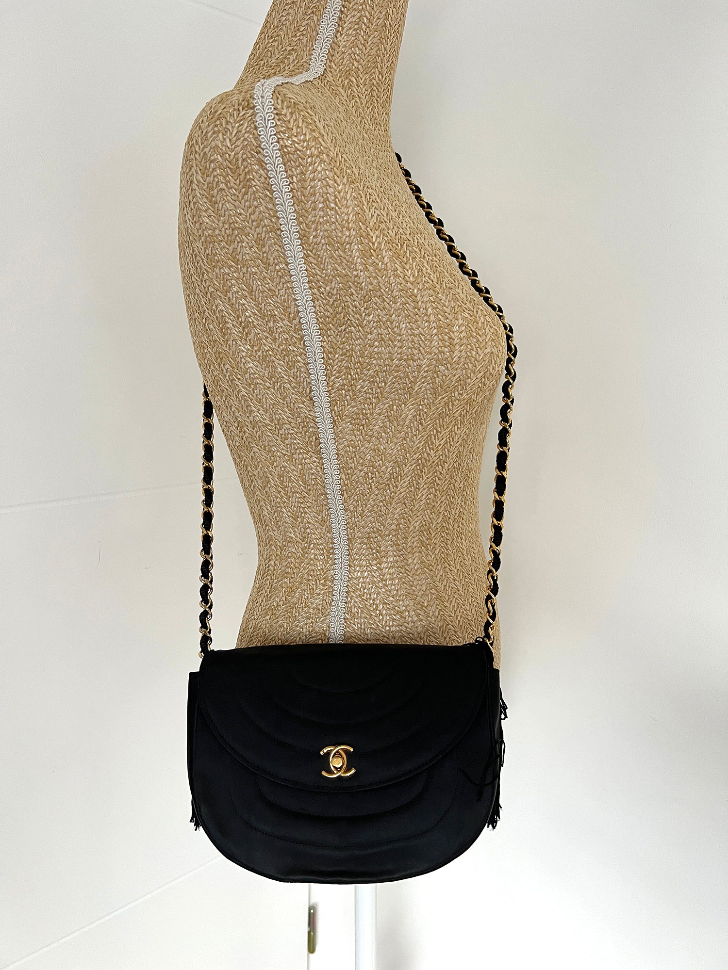 Sac Chanel vintage en satin / silk vintage flag bag + certificat entrupy