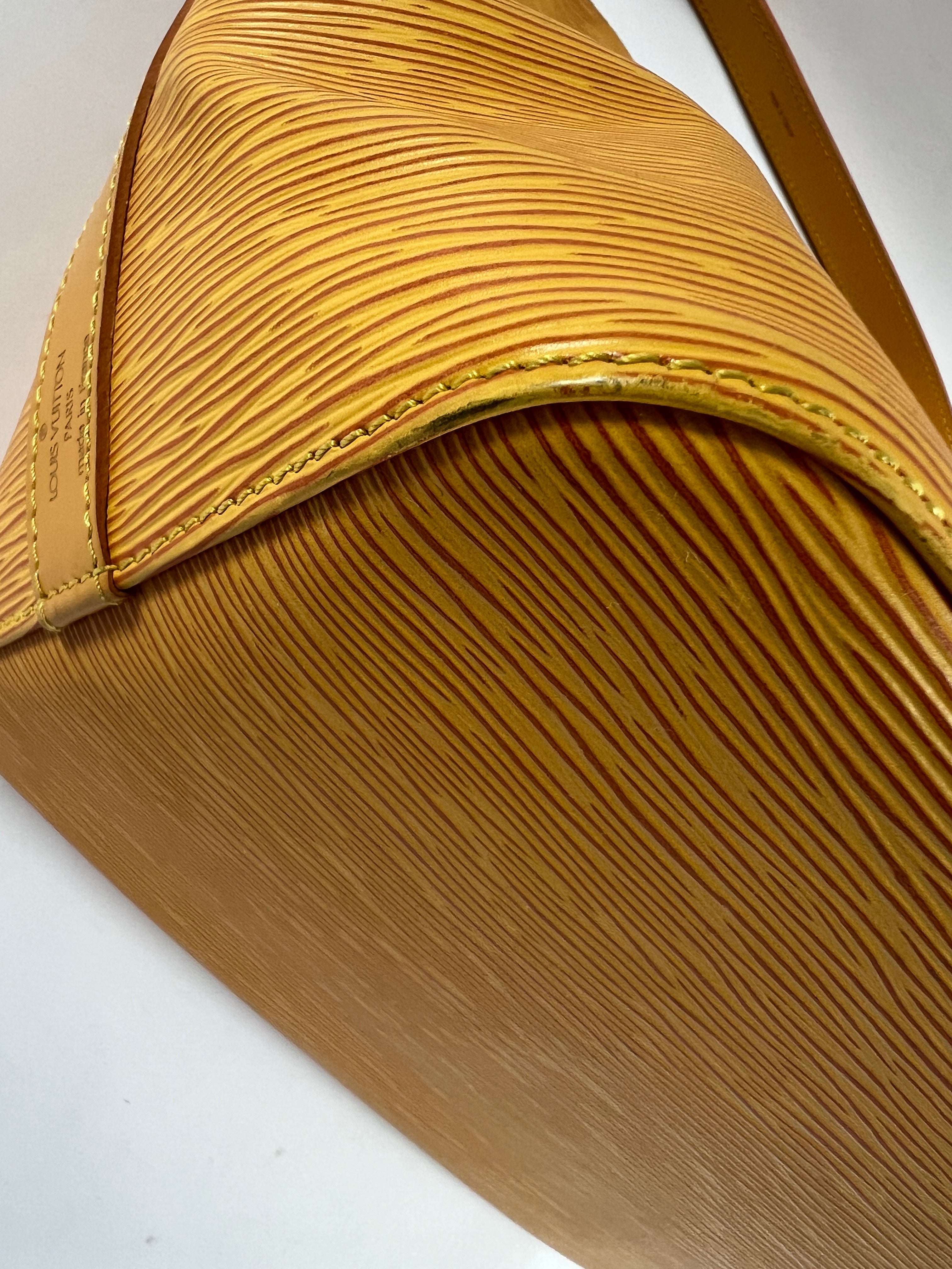 Louis Vuitton - Noé PM Cuir Epi Jaune