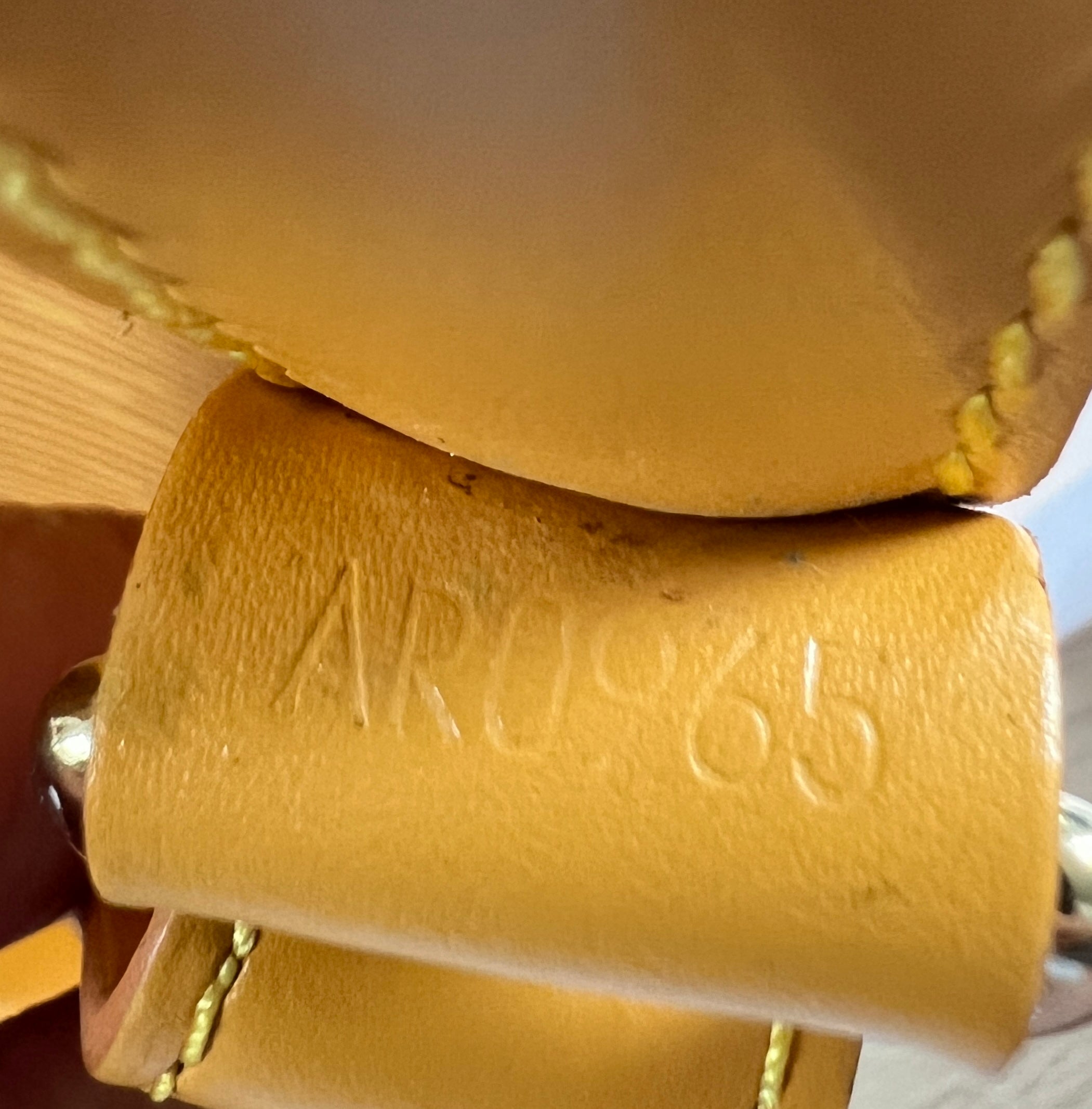 Louis Vuitton - Noé PM Cuir Epi Jaune