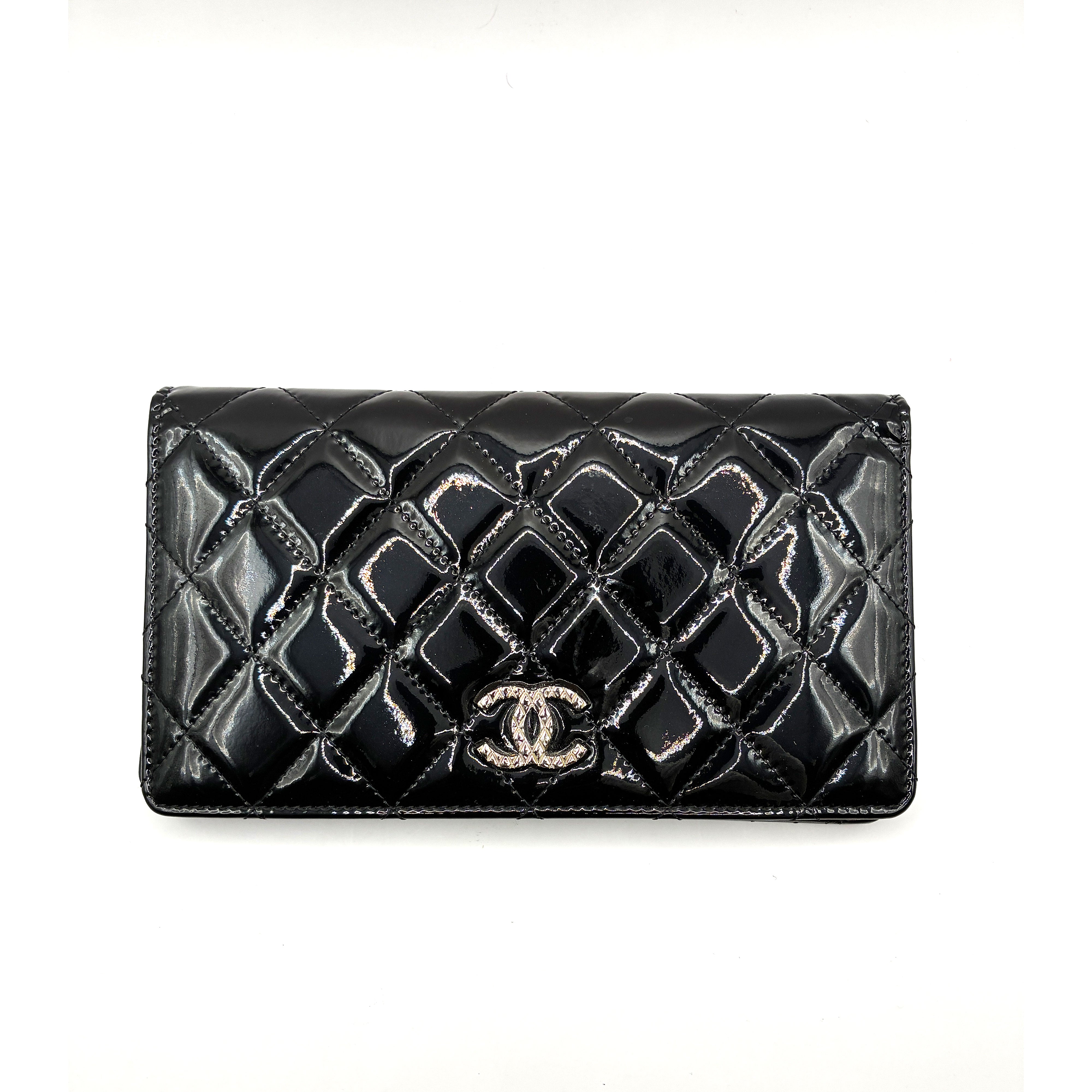 Chanel - Portefeuille Bifold en Cuir Vernis