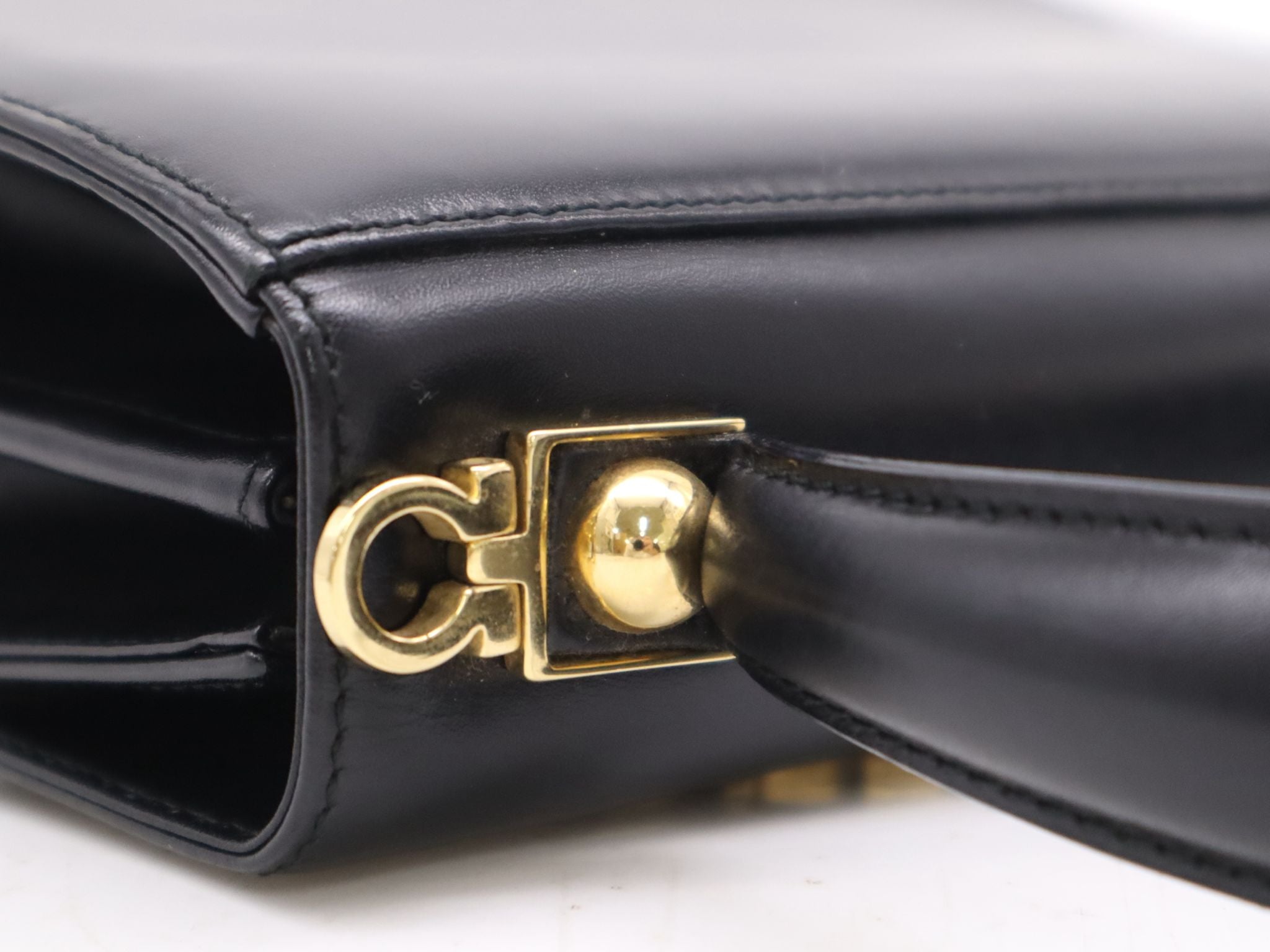 Salvatore Ferragamo - Sac Vintage Gancini noir