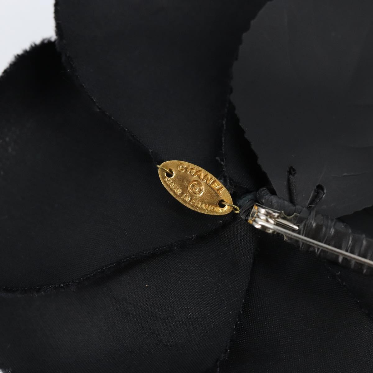 Chanel - Broche Camélia velour