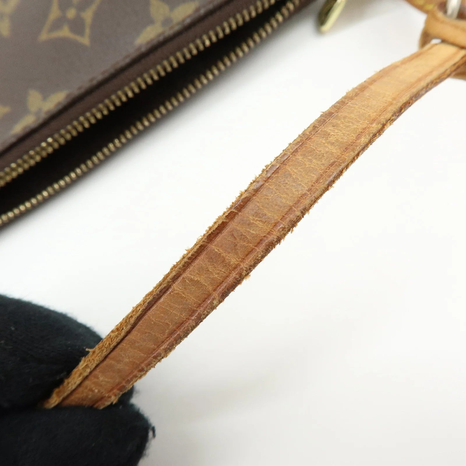 Louis Vuitton - Pochette accessoires Monogram